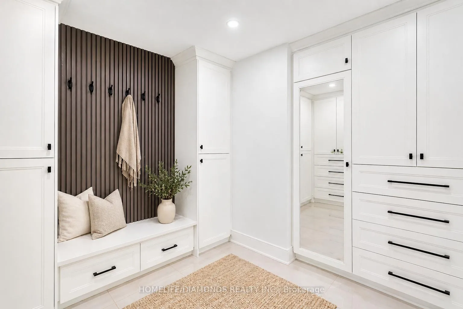 Photo 16 of 47 Ridge Point Drive, St. Catharines, Burleigh Hill — HOMEH