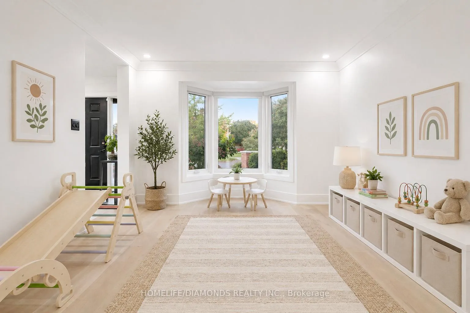 Photo 17 of 47 Ridge Point Drive, St. Catharines, Burleigh Hill — HOMEH