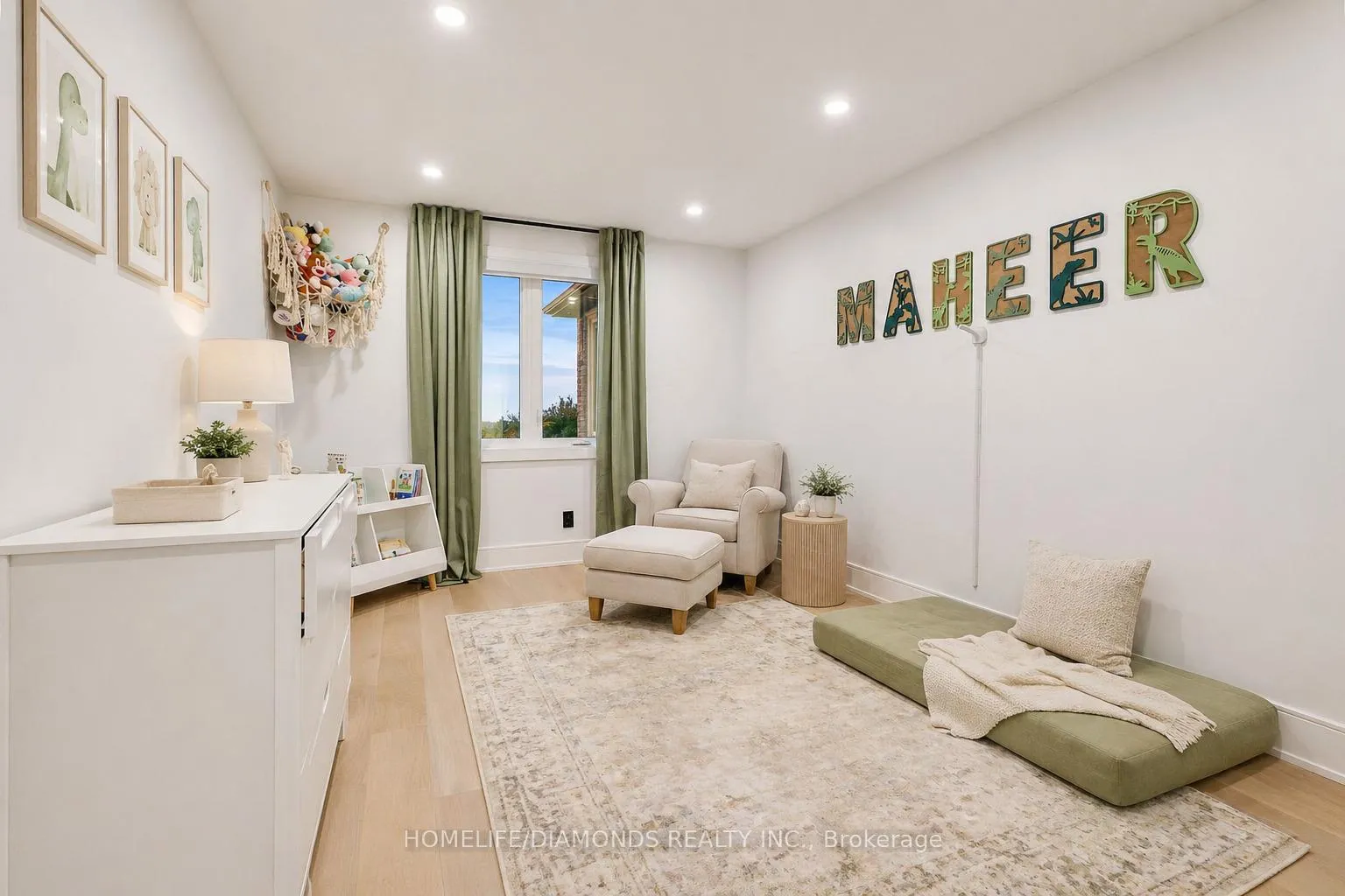 Photo 18 of 47 Ridge Point Drive, St. Catharines, Burleigh Hill — HOMEH