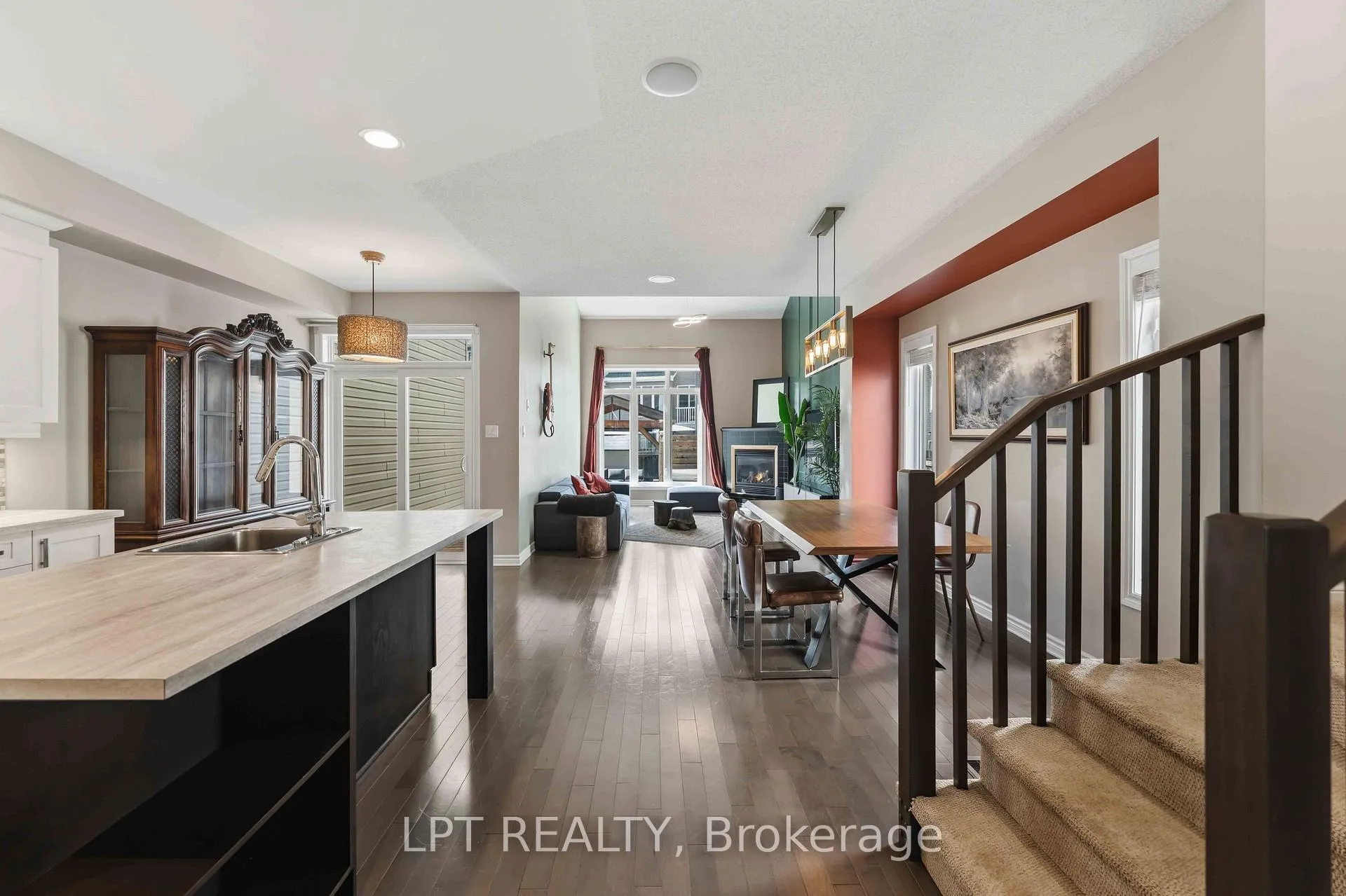 Photo 3 of 321 Kingbrook Drive, Ottawa, Kanata - Bridlewood — HOMEH