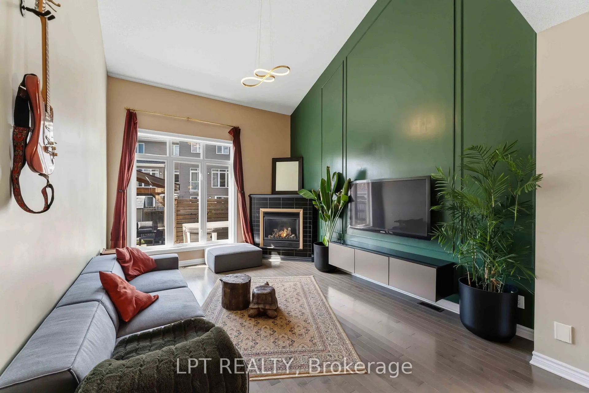 Photo 4 of 321 Kingbrook Drive, Ottawa, Kanata - Bridlewood — HOMEH