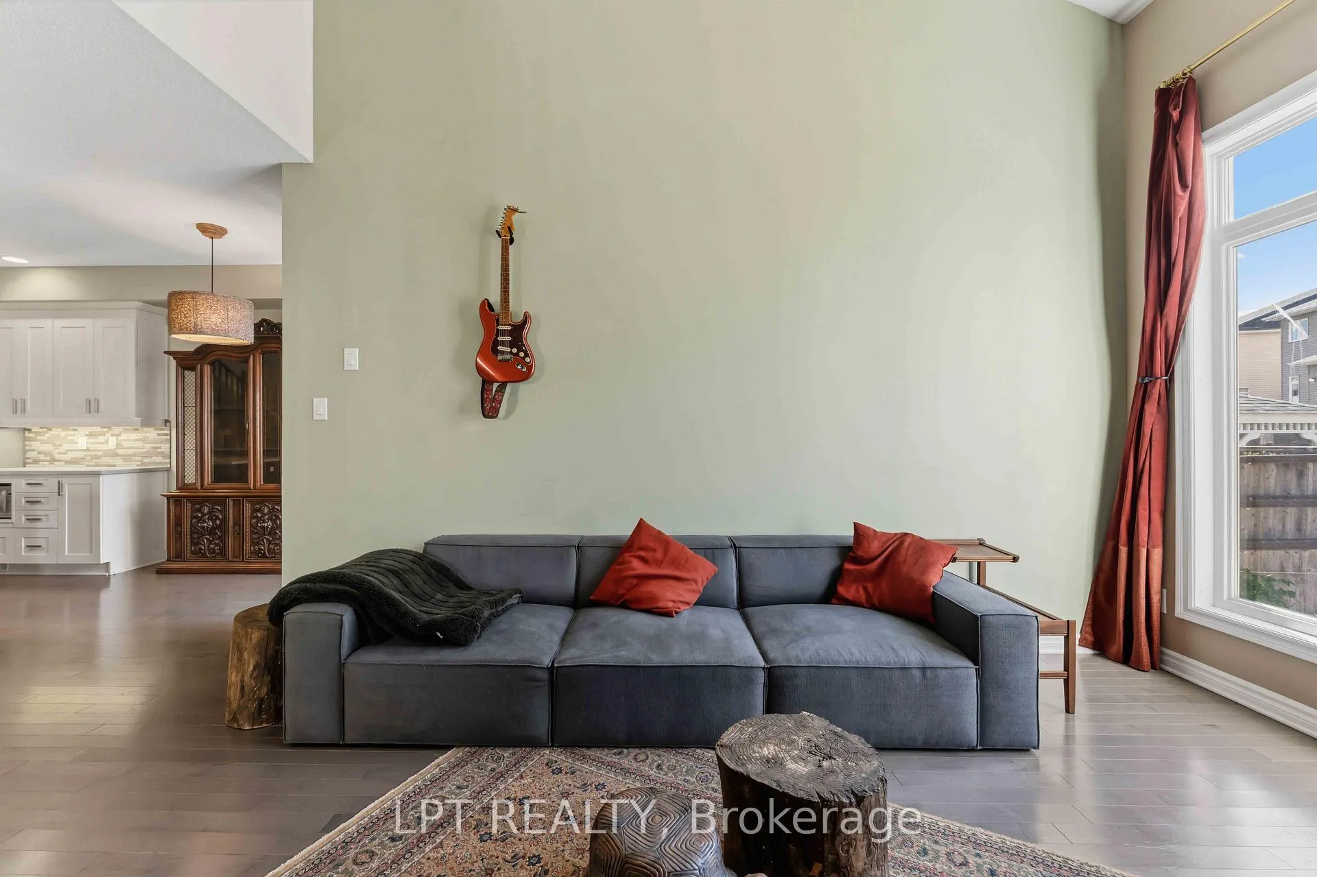 Photo 5 of 321 Kingbrook Drive, Ottawa, Kanata - Bridlewood — HOMEH