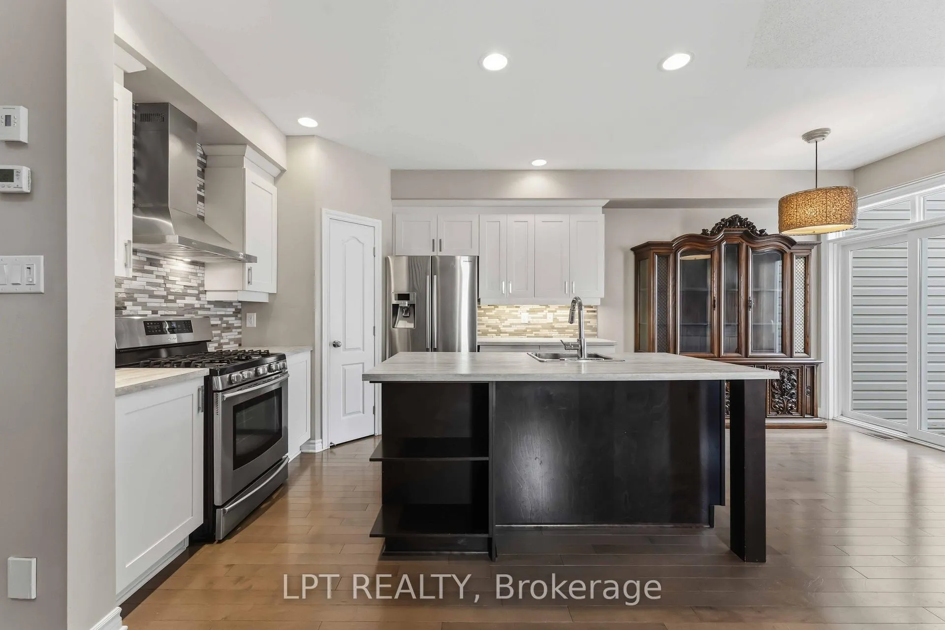Photo 9 of 321 Kingbrook Drive, Ottawa, Kanata - Bridlewood — HOMEH