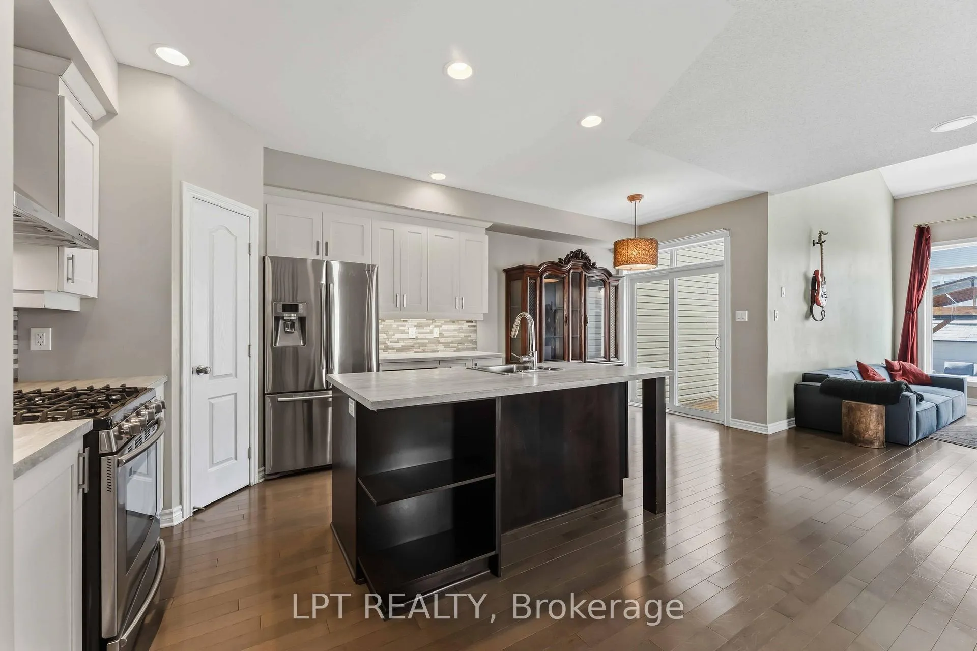 Photo 10 of 321 Kingbrook Drive, Ottawa, Kanata - Bridlewood — HOMEH