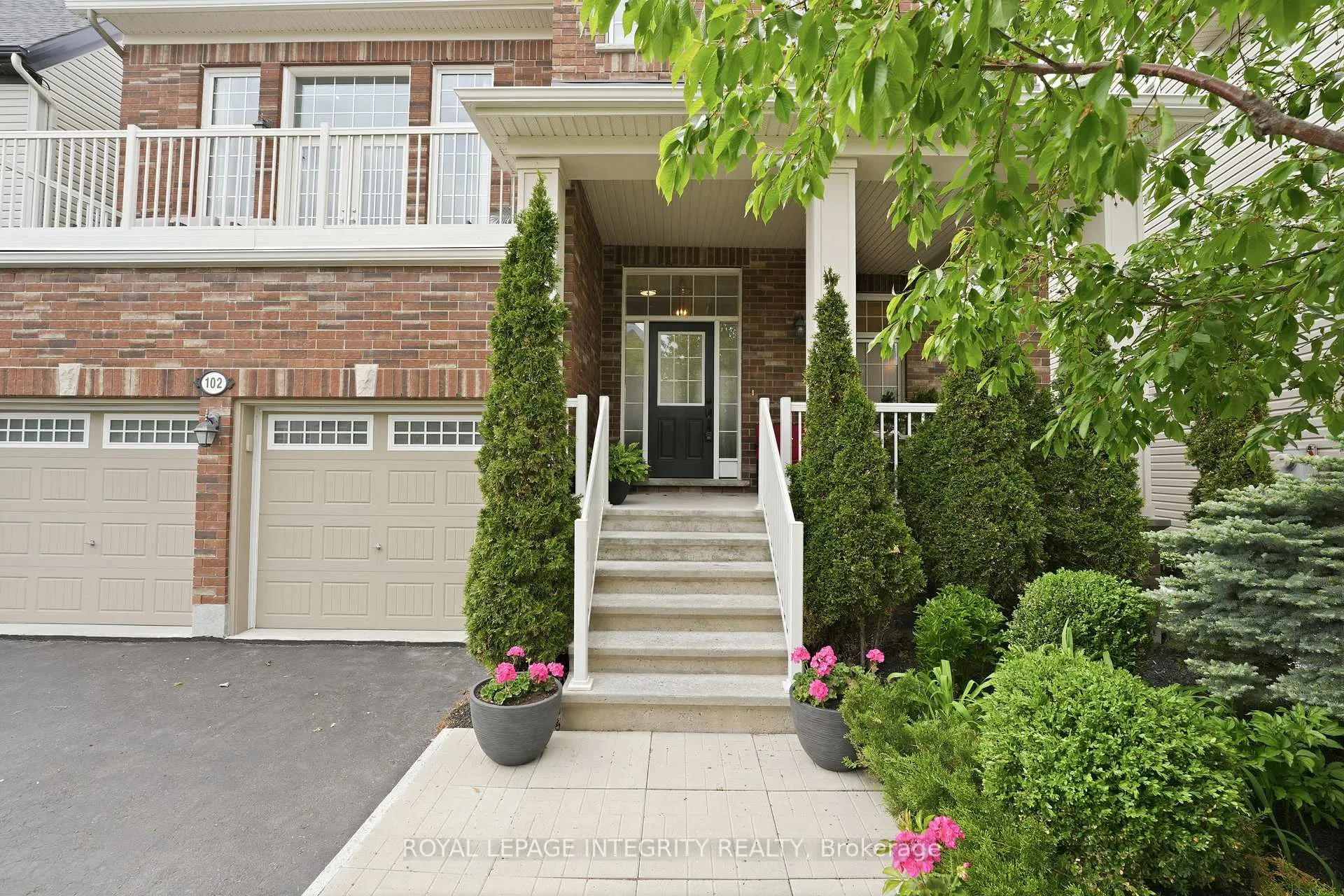 Photo 2 of 102 Lily Pond Street, Ottawa, Kanata - Emerald Meadows/Trailwest — HOMEH