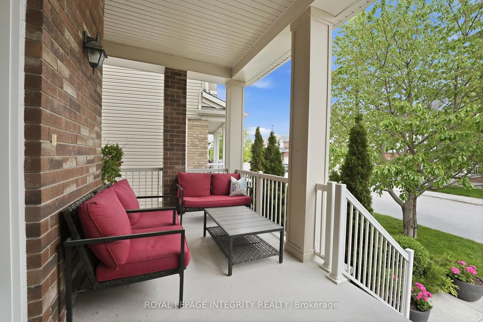 Photo 3 of 102 Lily Pond Street, Ottawa, Kanata - Emerald Meadows/Trailwest — HOMEH