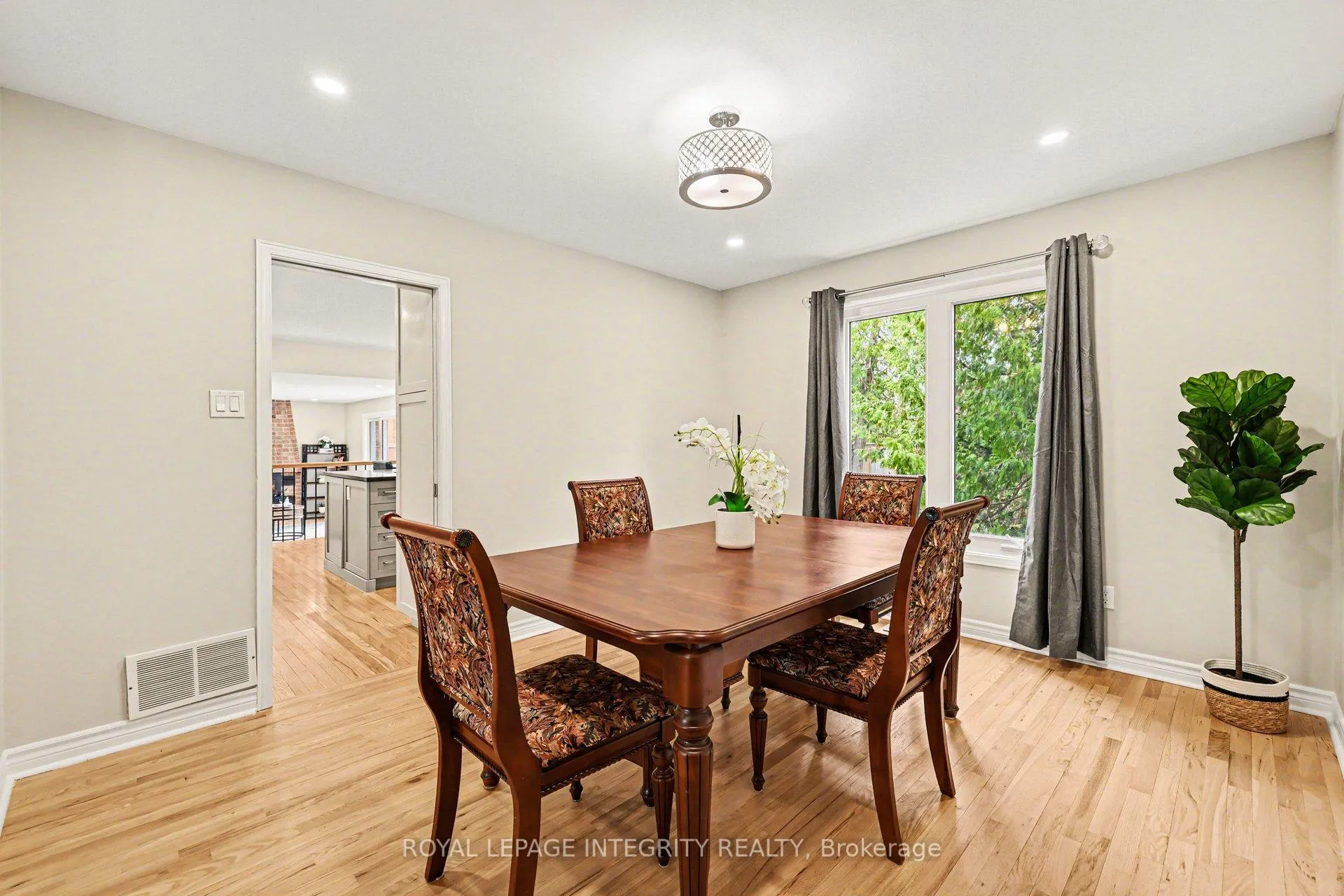 Photo 10 of 4 Pinecone Trail, Ottawa, Stittsville (Central) — HOMEH