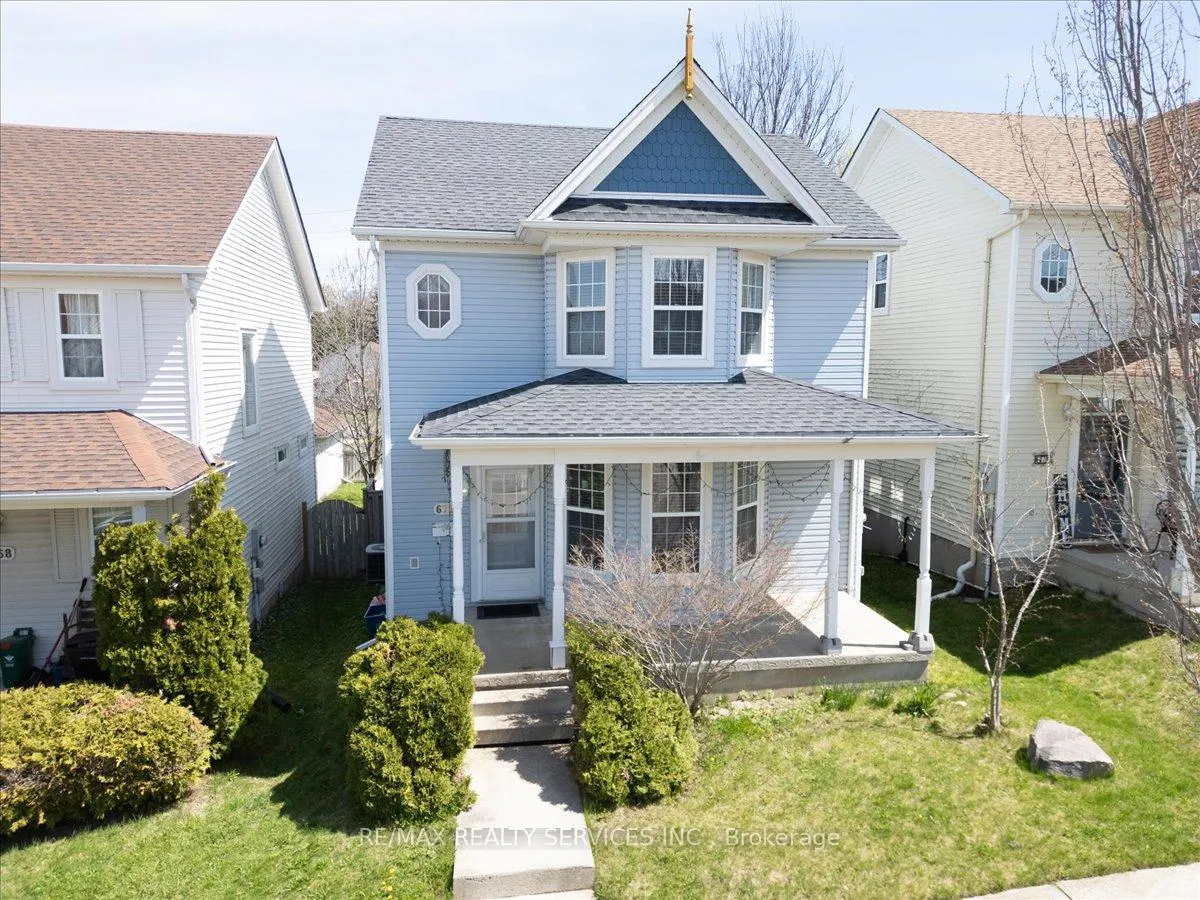 Photo 3 of 672 Zermatt Drive, Waterloo, Upper Beechwood — HOMEH