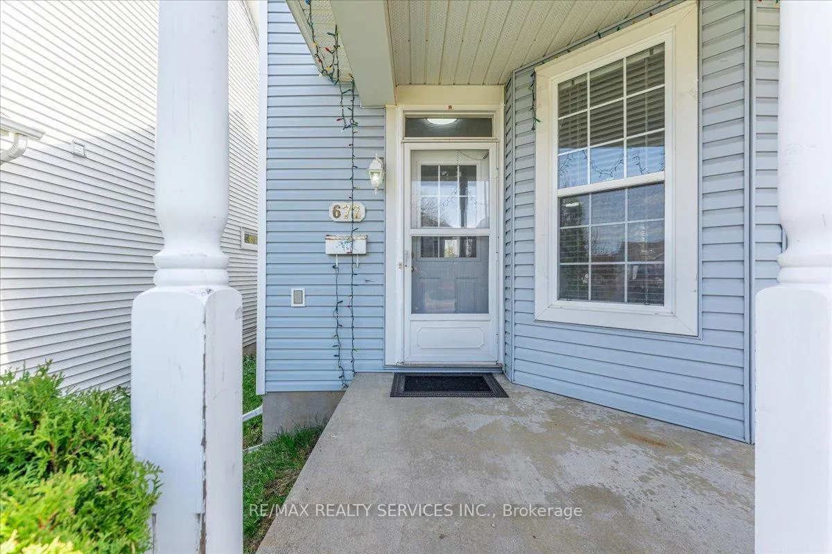 Photo 8 of 672 Zermatt Drive, Waterloo, Upper Beechwood — HOMEH