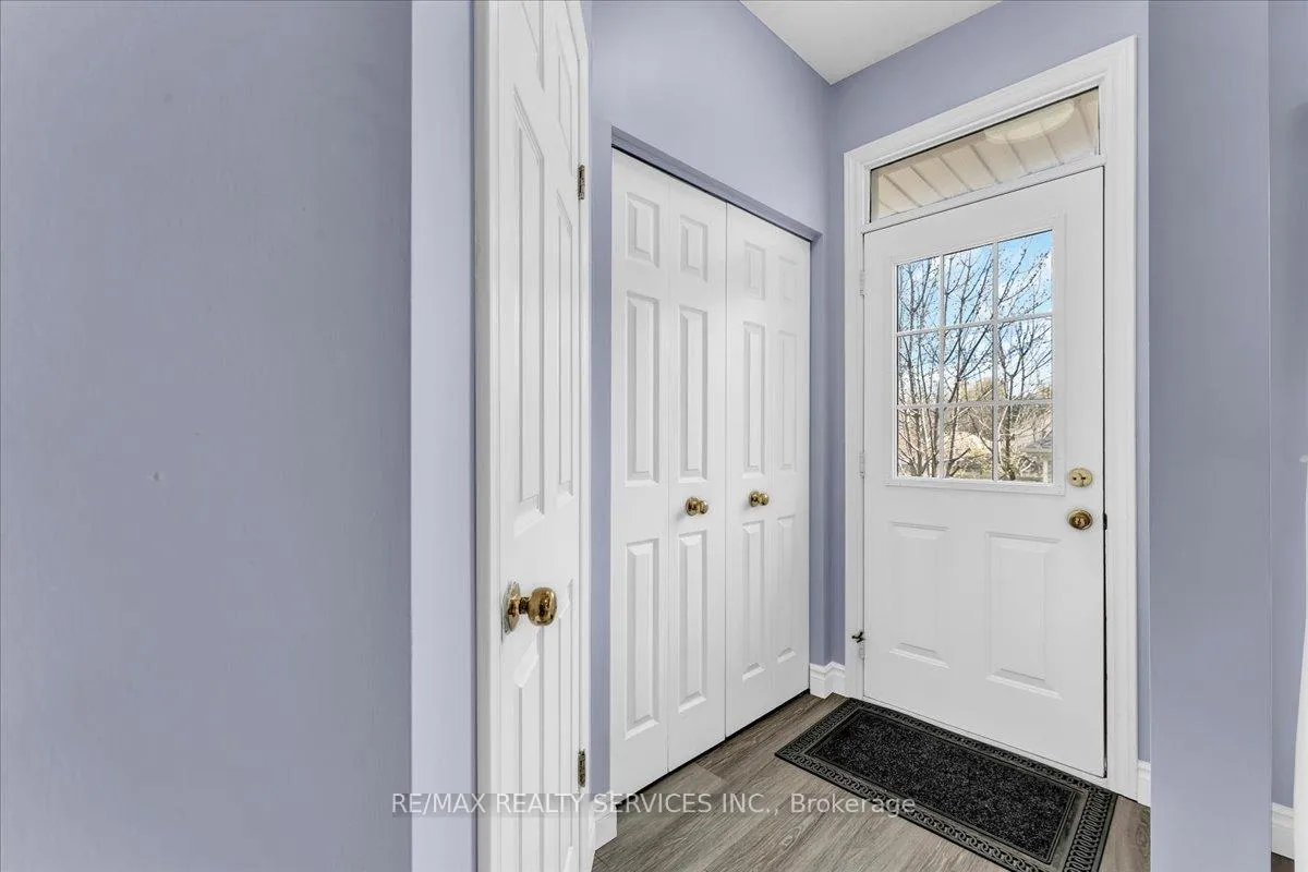 Photo 9 of 672 Zermatt Drive, Waterloo, Upper Beechwood — HOMEH