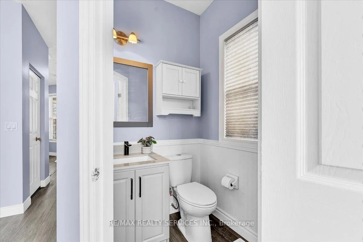 Photo 21 of 672 Zermatt Drive, Waterloo, Upper Beechwood — HOMEH