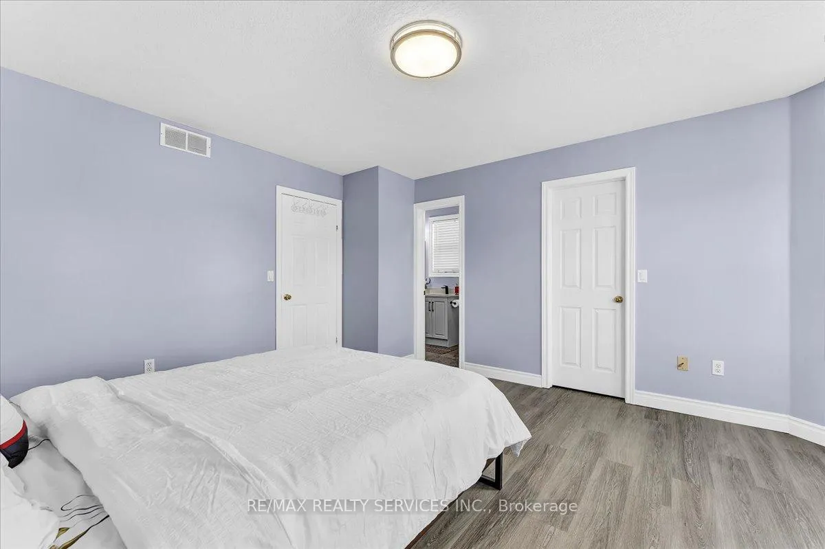 Photo 25 of 672 Zermatt Drive, Waterloo, Upper Beechwood — HOMEH