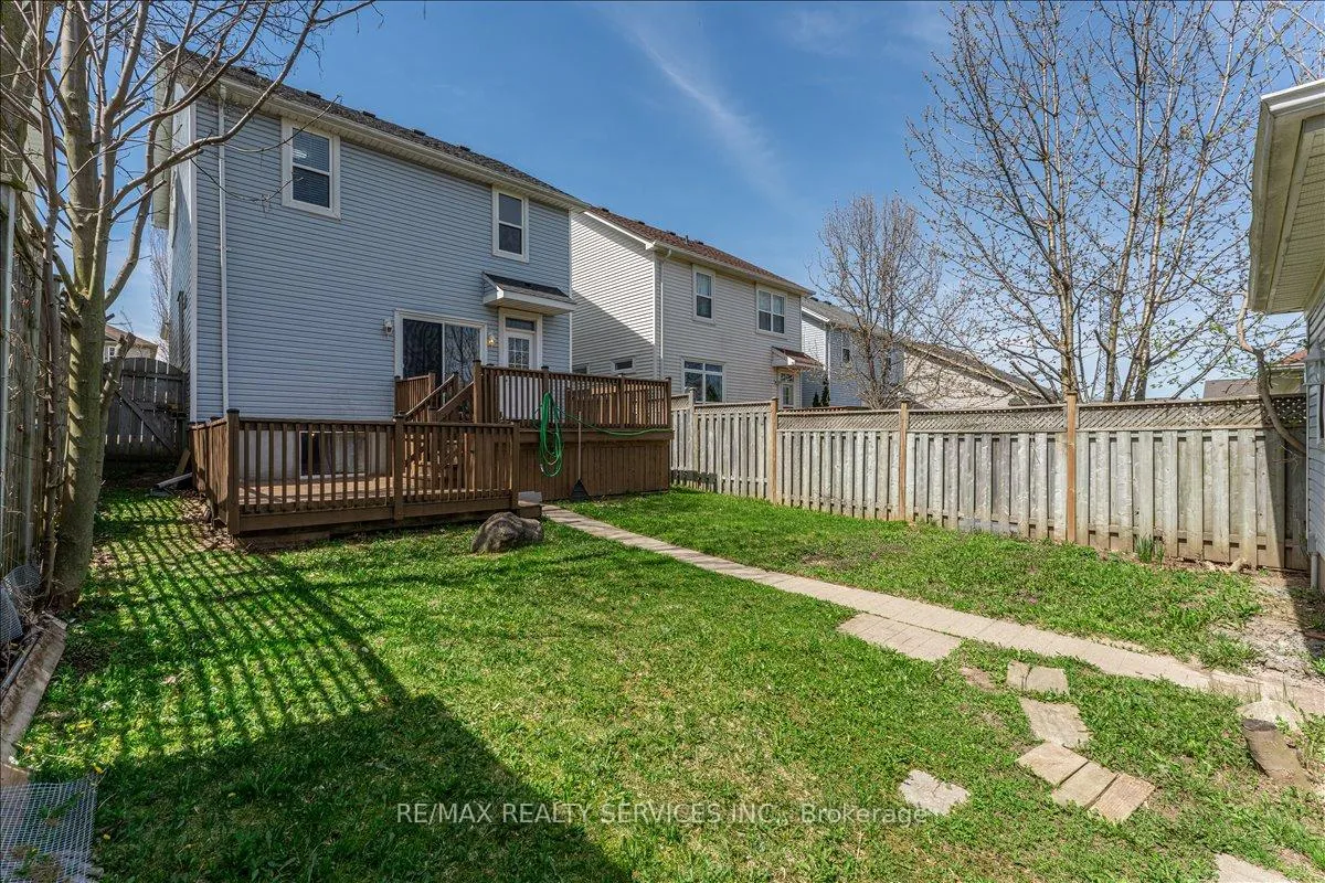 Photo 38 of 672 Zermatt Drive, Waterloo, Upper Beechwood — HOMEH