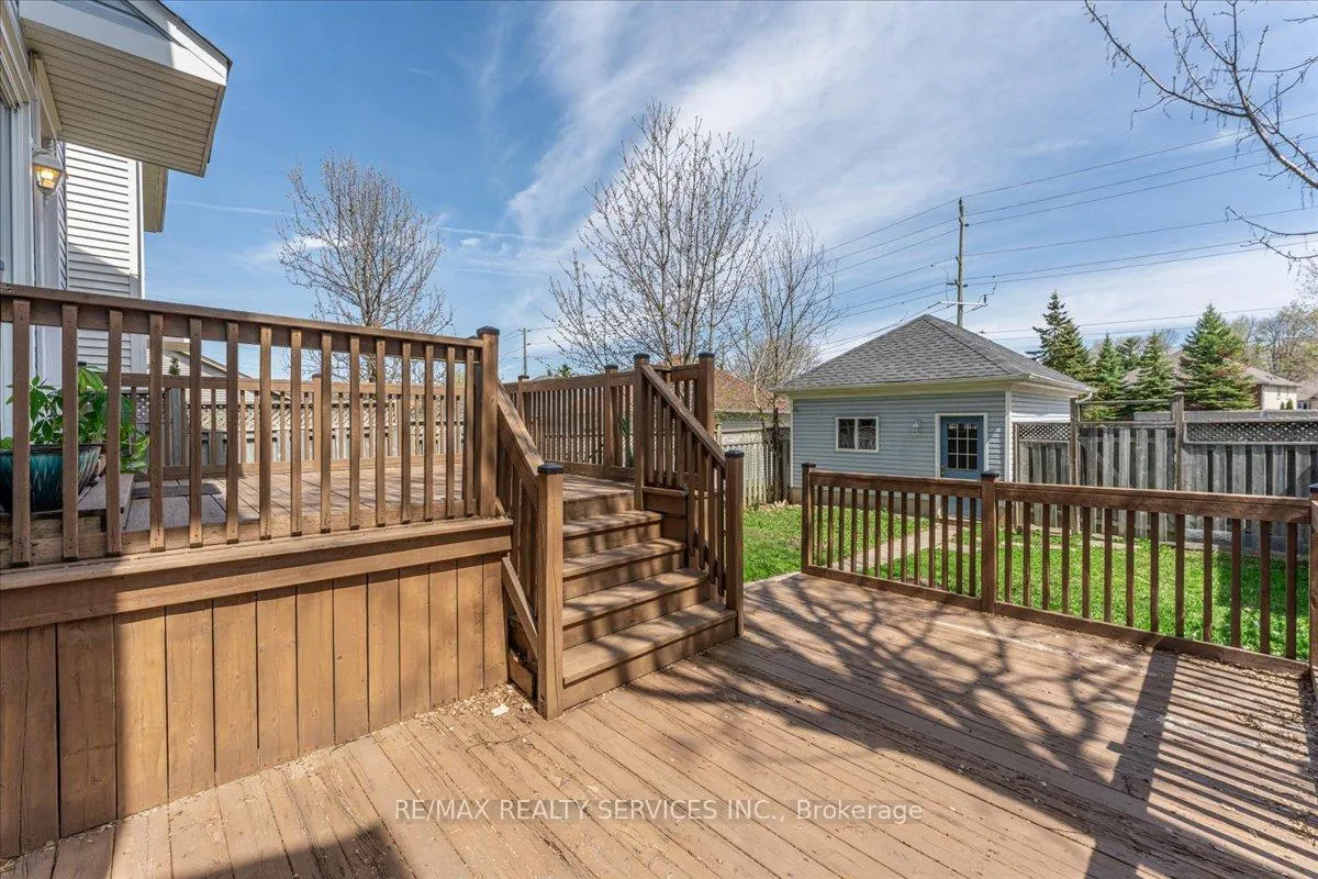 Photo 40 of 672 Zermatt Drive, Waterloo, Upper Beechwood — HOMEH