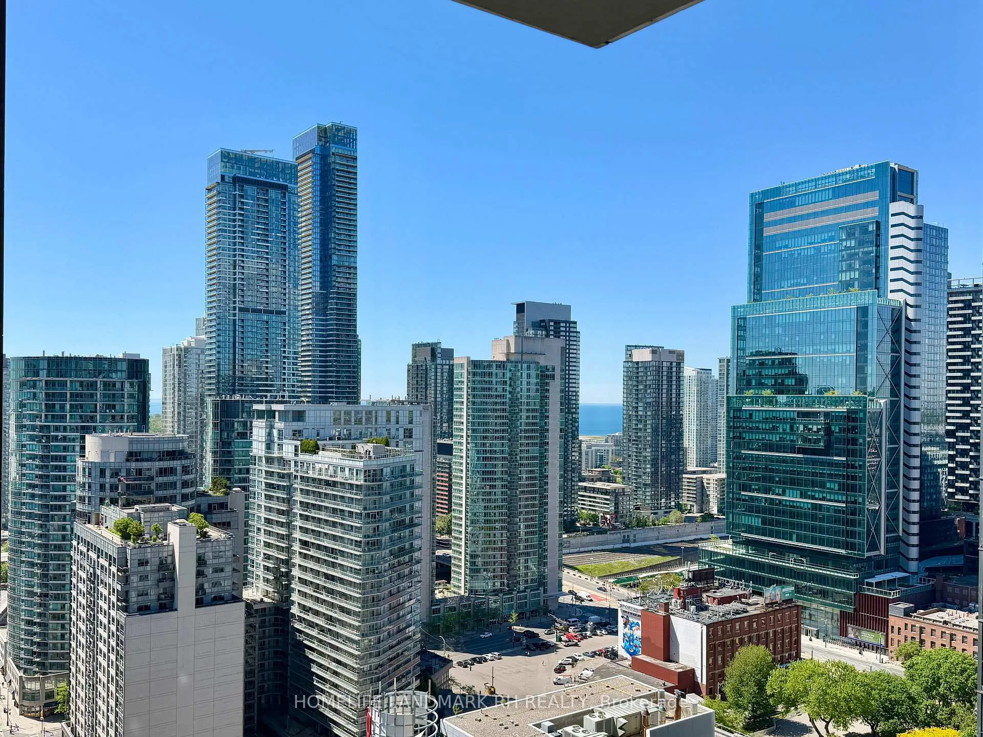 Photo 6 of Unit 3103, 115 Blue Jays Way, Toronto, Waterfront Communities — HOMEH