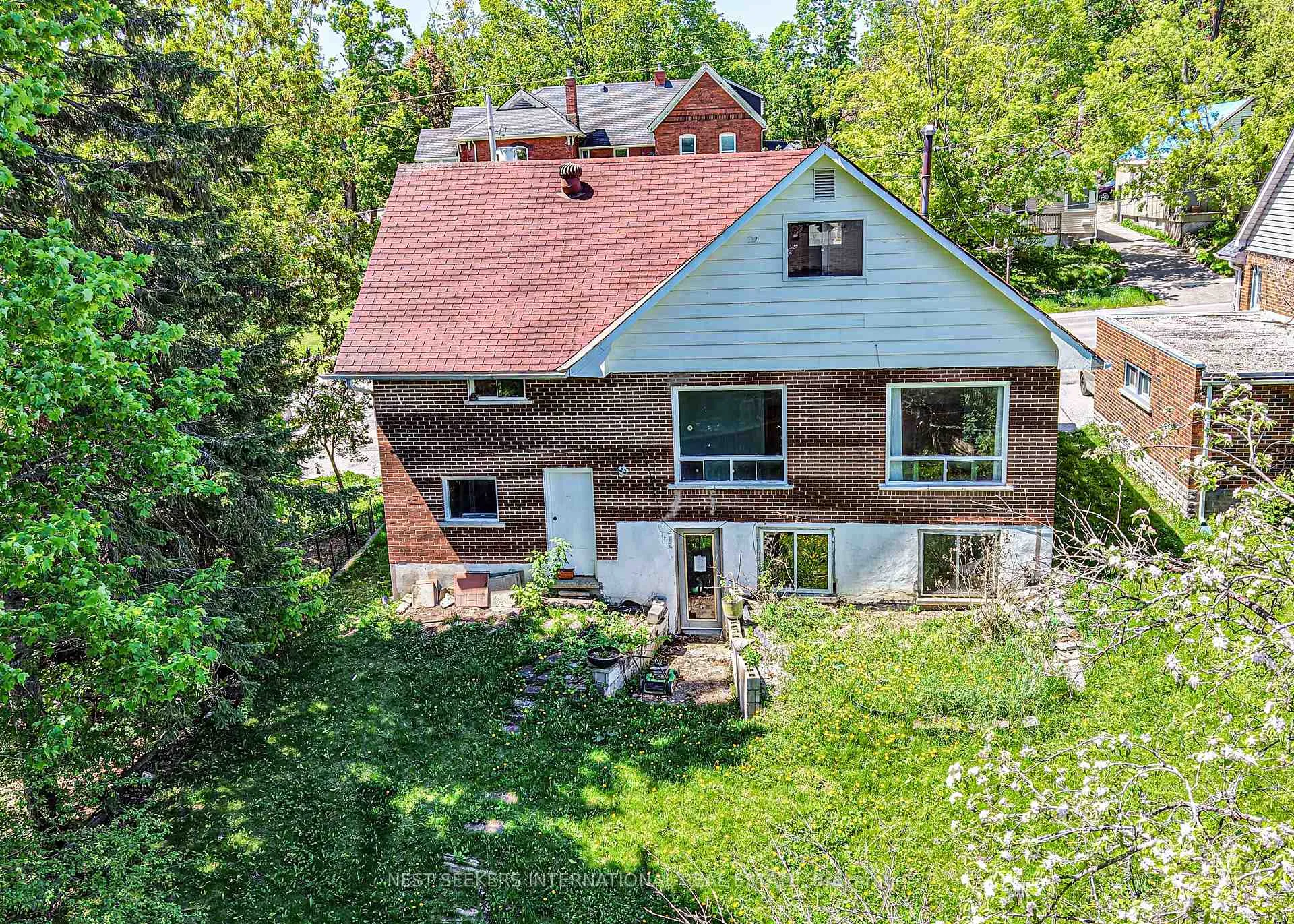 Photo 4 of 166 Laclie Street, Orillia — HOMEH