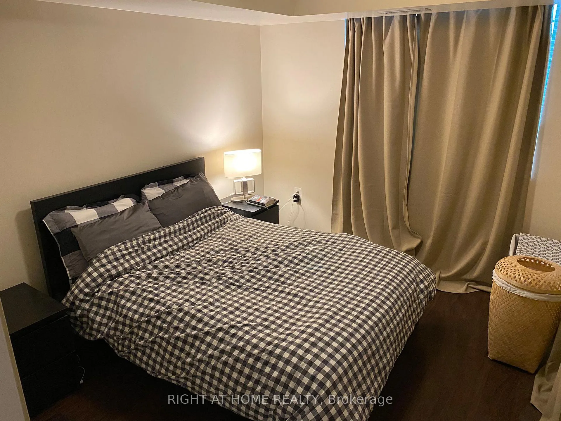 Photo 7 of Unit 1403, 125 Western Battery Road, Toronto, Niagara — HOMEH