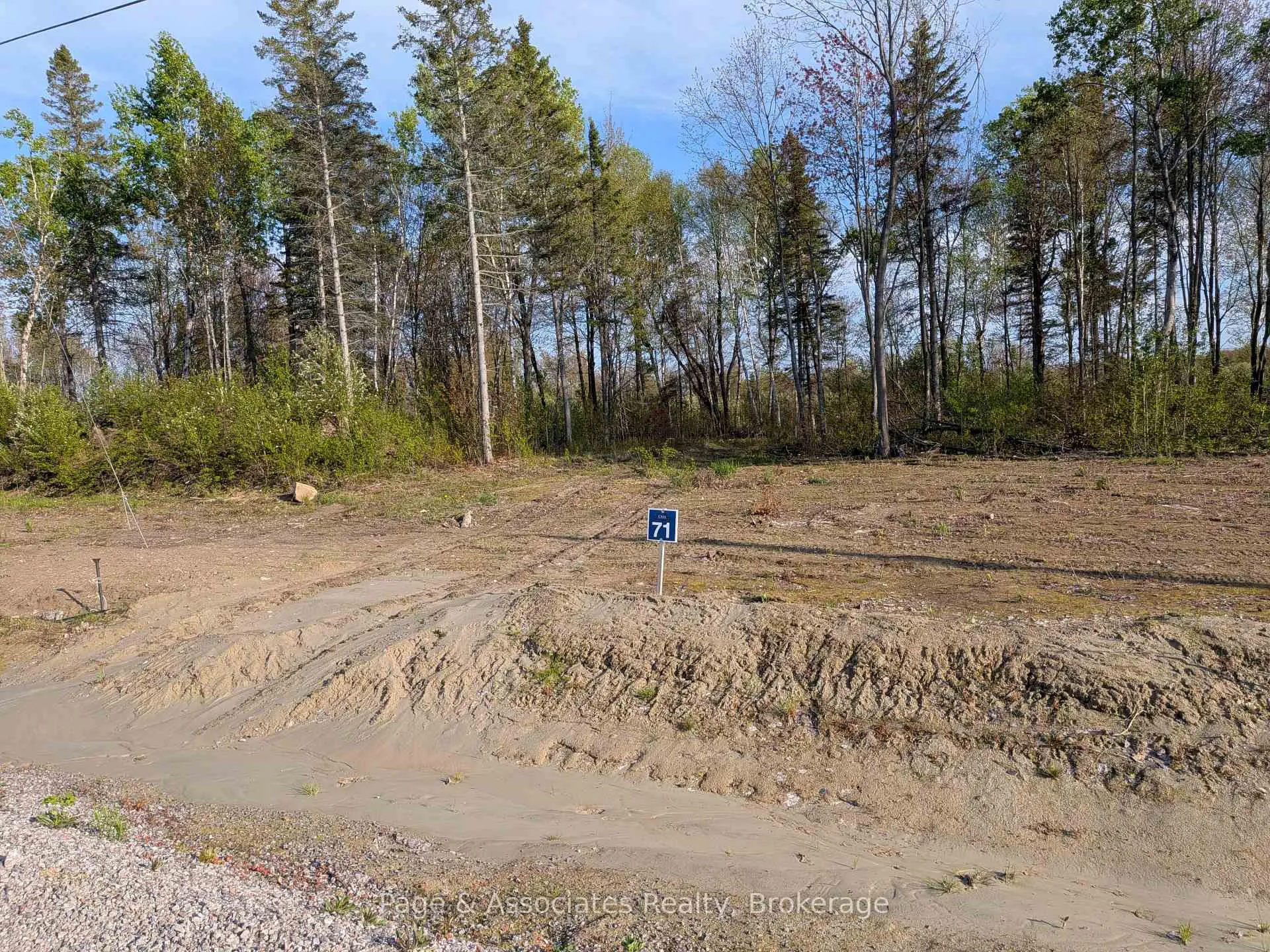 Photo 5 of 39 Brianne Court, West Nipissing, Sturgeon Falls — HOMEH
