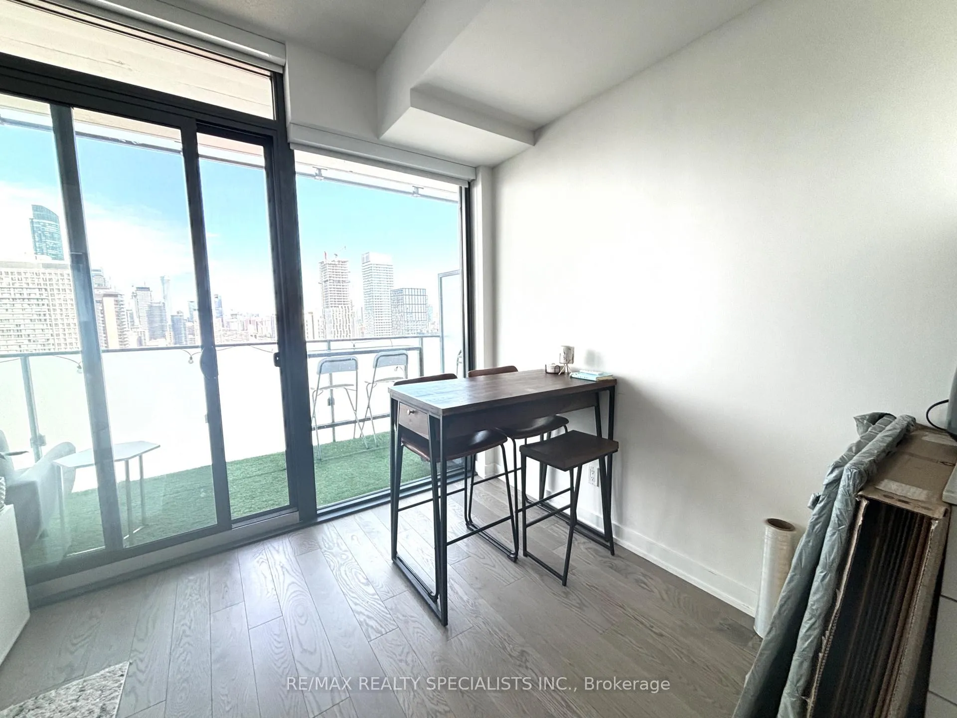 Photo 3 of Unit 3214, 25 Richmond Street E, Toronto, Church-Yonge Corridor — HOMEH