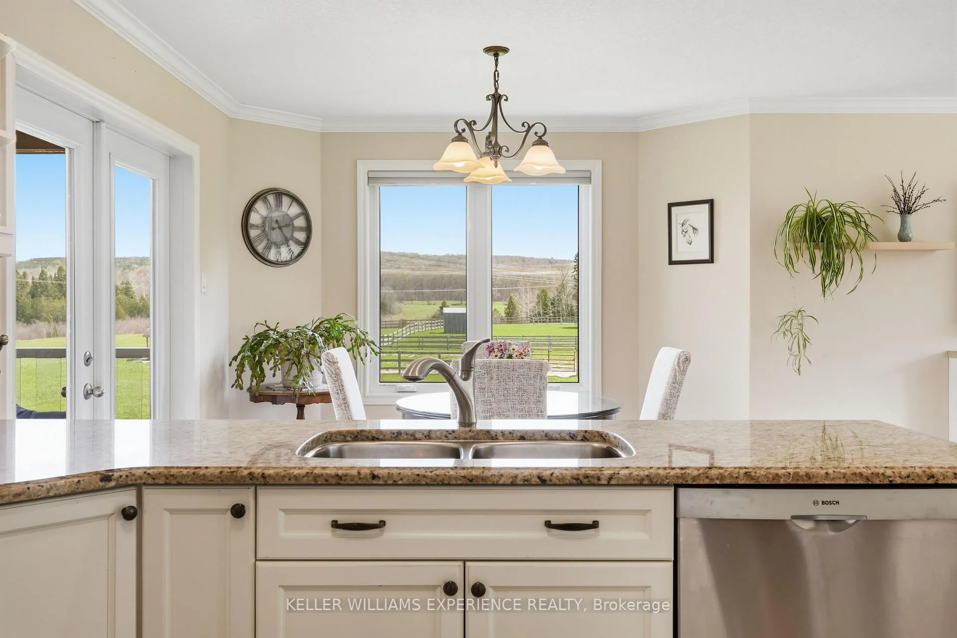 Photo 12 of 5733 Line 4 N, Oro-Medonte, Rural Oro-Medonte — HOMEH
