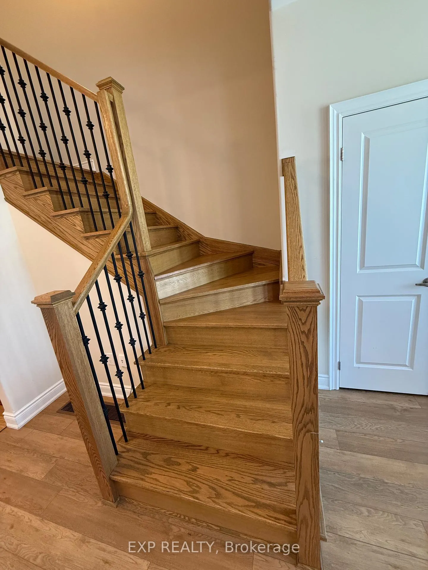 Photo 11 of 1119 Rippingale Trail, Peterborough, Northcrest Ward 5 — HOMEH