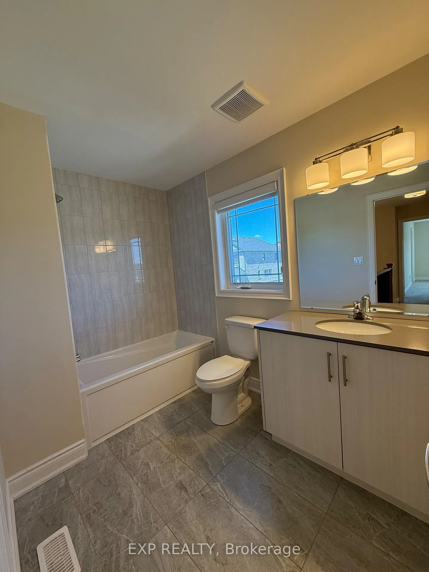 Photo 19 of 1119 Rippingale Trail, Peterborough, Northcrest Ward 5 — HOMEH