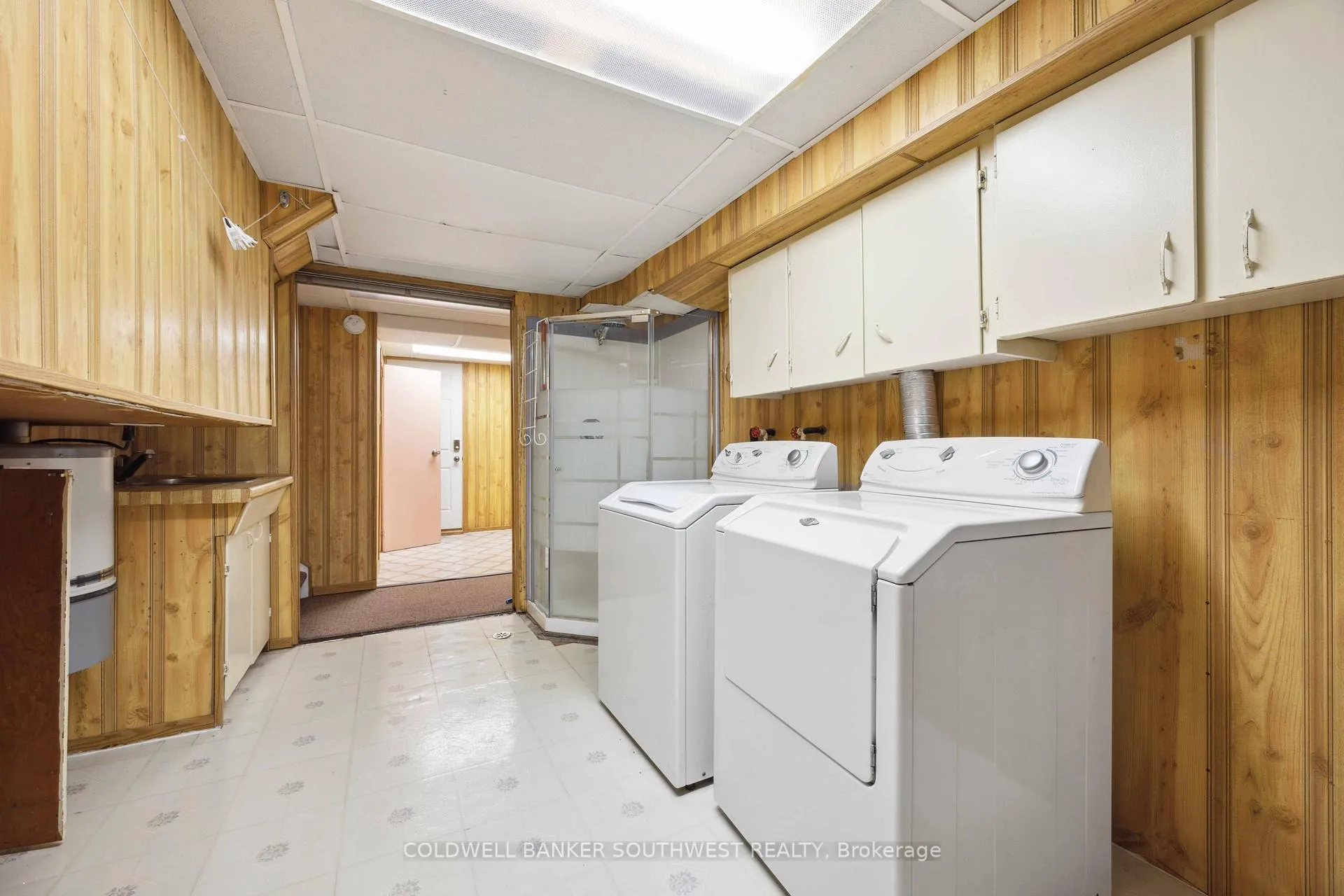 Photo 21 of 1060 Camelot Crescent, Sarnia — HOMEH