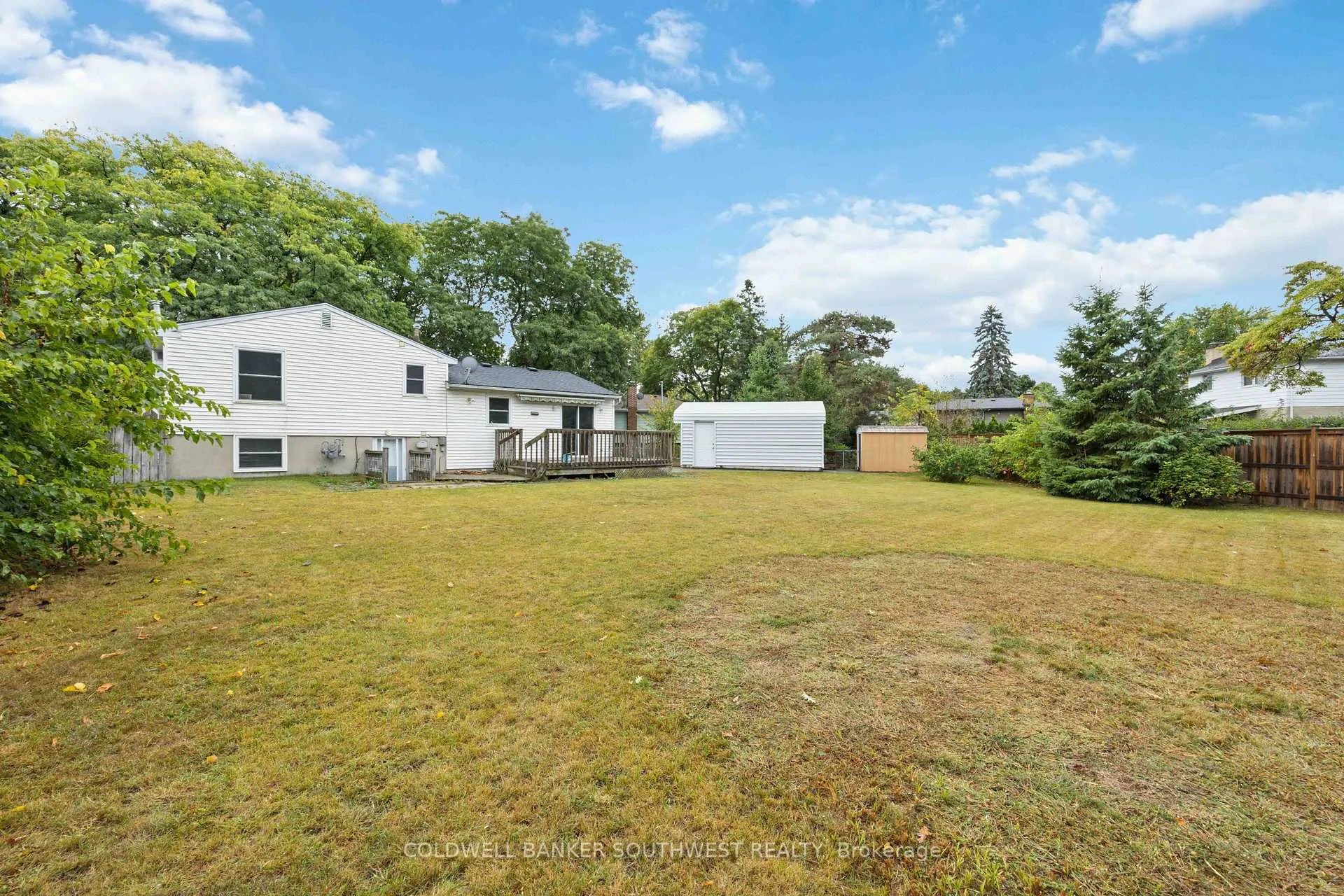 Photo 26 of 1060 Camelot Crescent, Sarnia — HOMEH