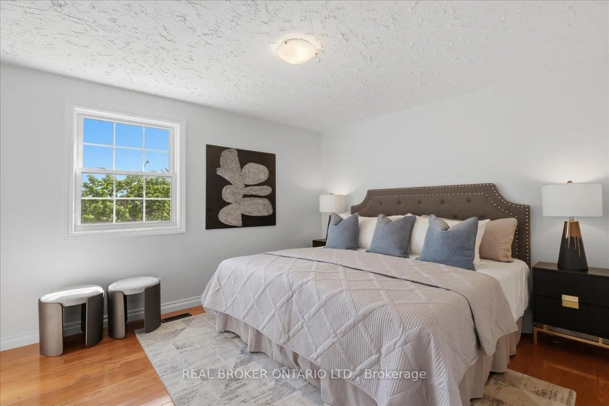 Photo 13 of 71 West Acres Crescent, Kitchener — HOMEH