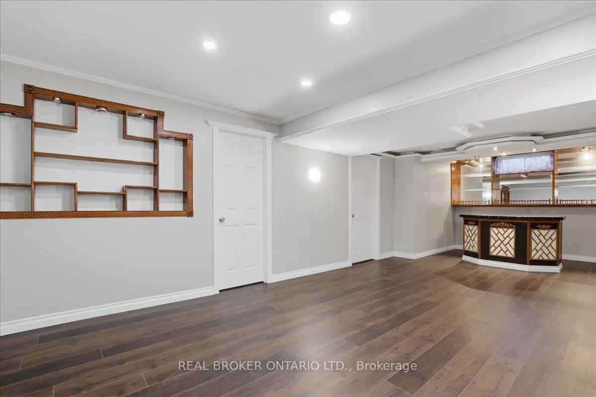 Photo 20 of 71 West Acres Crescent, Kitchener — HOMEH