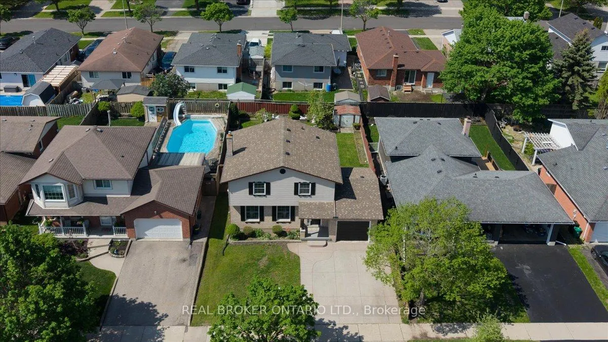 Photo 30 of 71 West Acres Crescent, Kitchener — HOMEH