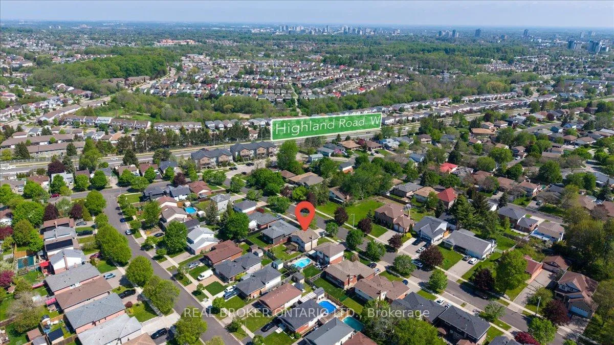 Photo 31 of 71 West Acres Crescent, Kitchener — HOMEH