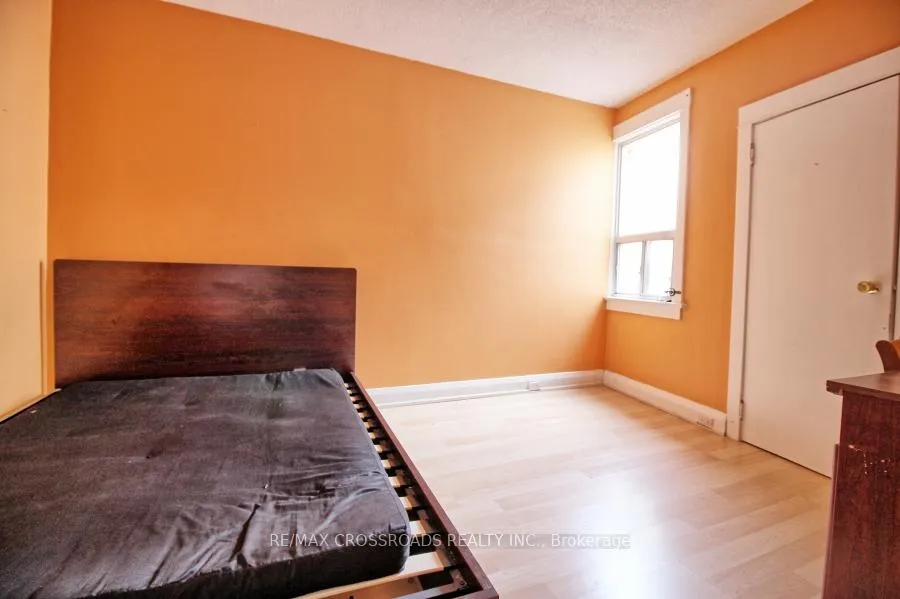 Photo 3 of Unit 2nd FL, 2001 Yonge Street, Toronto, Mount Pleasant West — HOMEH