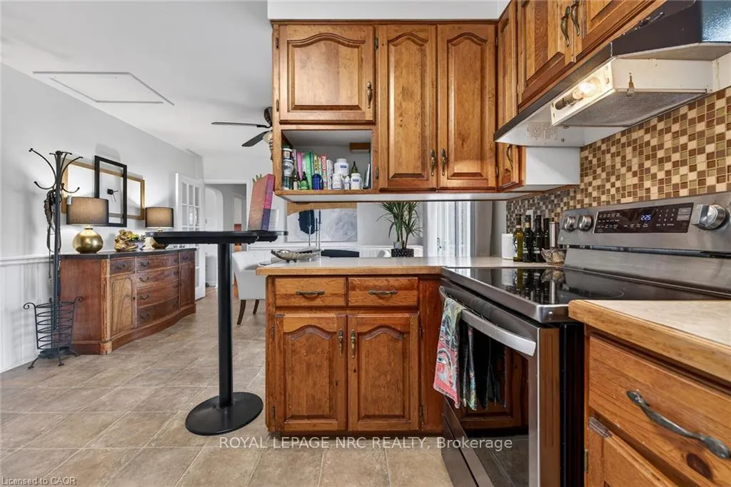 Photo 11 of 7 Coral Drive, St. Catharines, Lakeshore — HOMEH