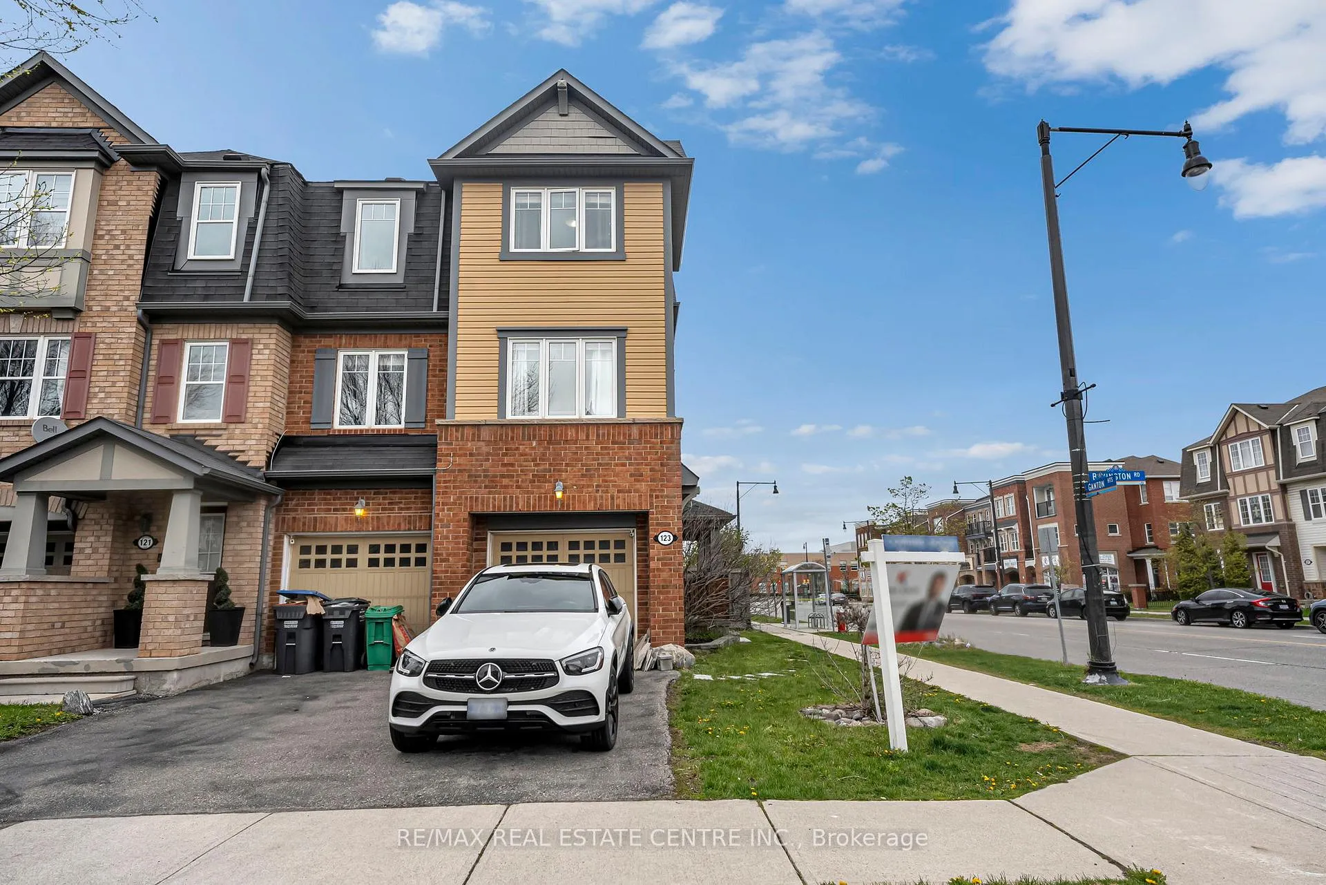 Photo 3 of 123 Bevington Road, Brampton, Northwest Brampton — HOMEH