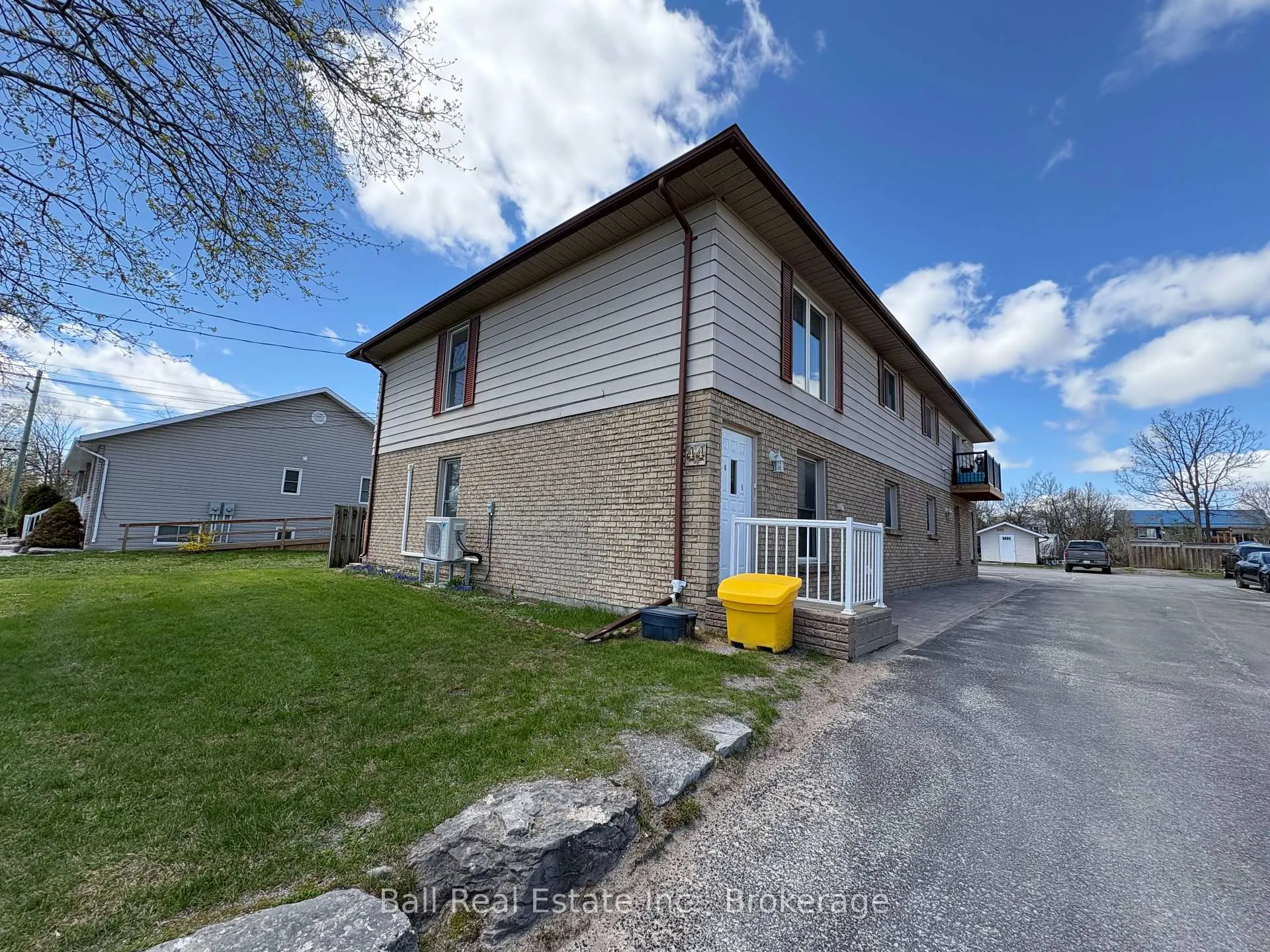 Front of Unit 5, 44 Anne Street