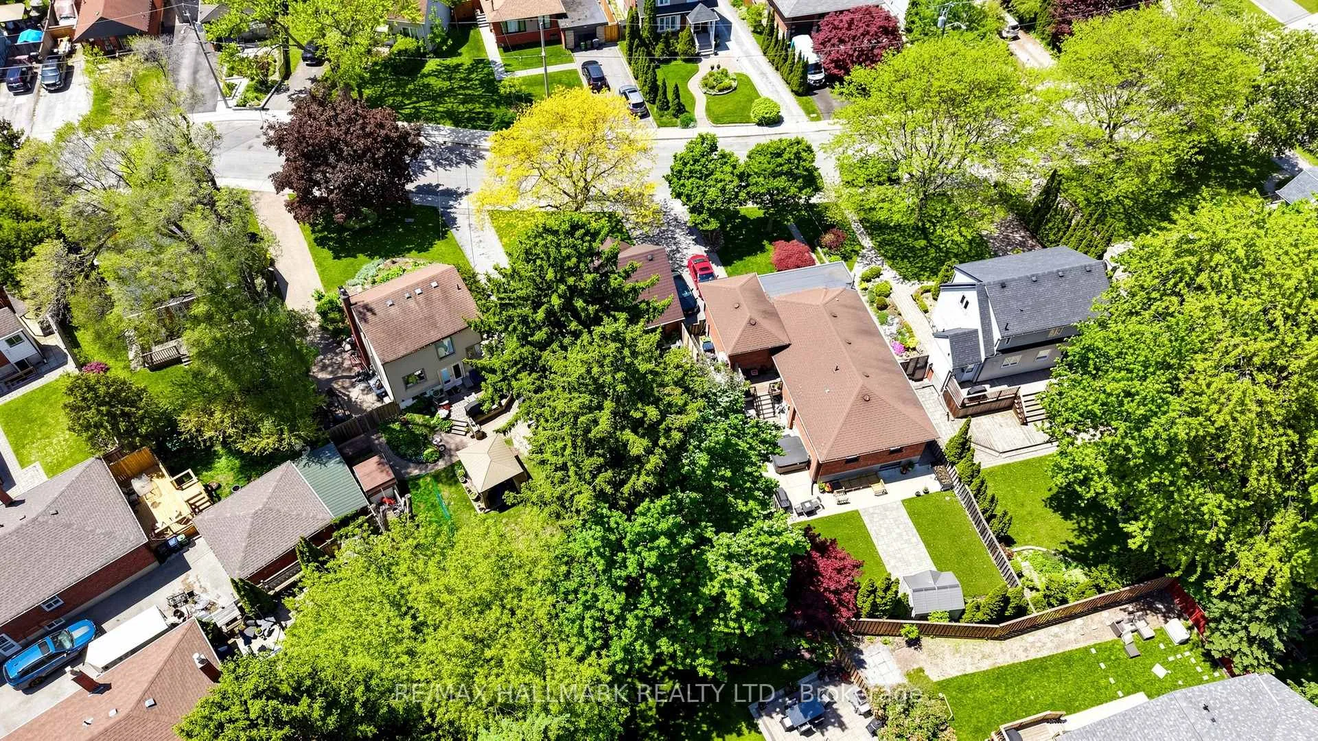 Photo 34 of 9 Squires Avenue, Toronto, O'Connor-Parkview — HOMEH