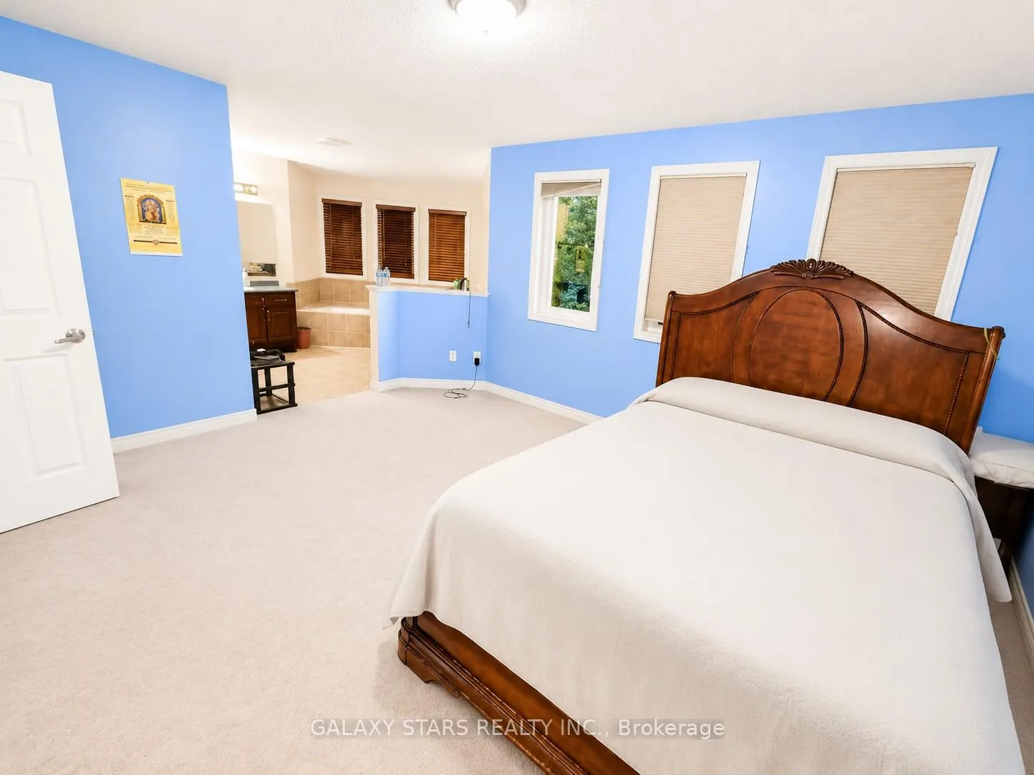 Photo 2 of 72 Niagara Drive, Oshawa, Samac — HOMEH