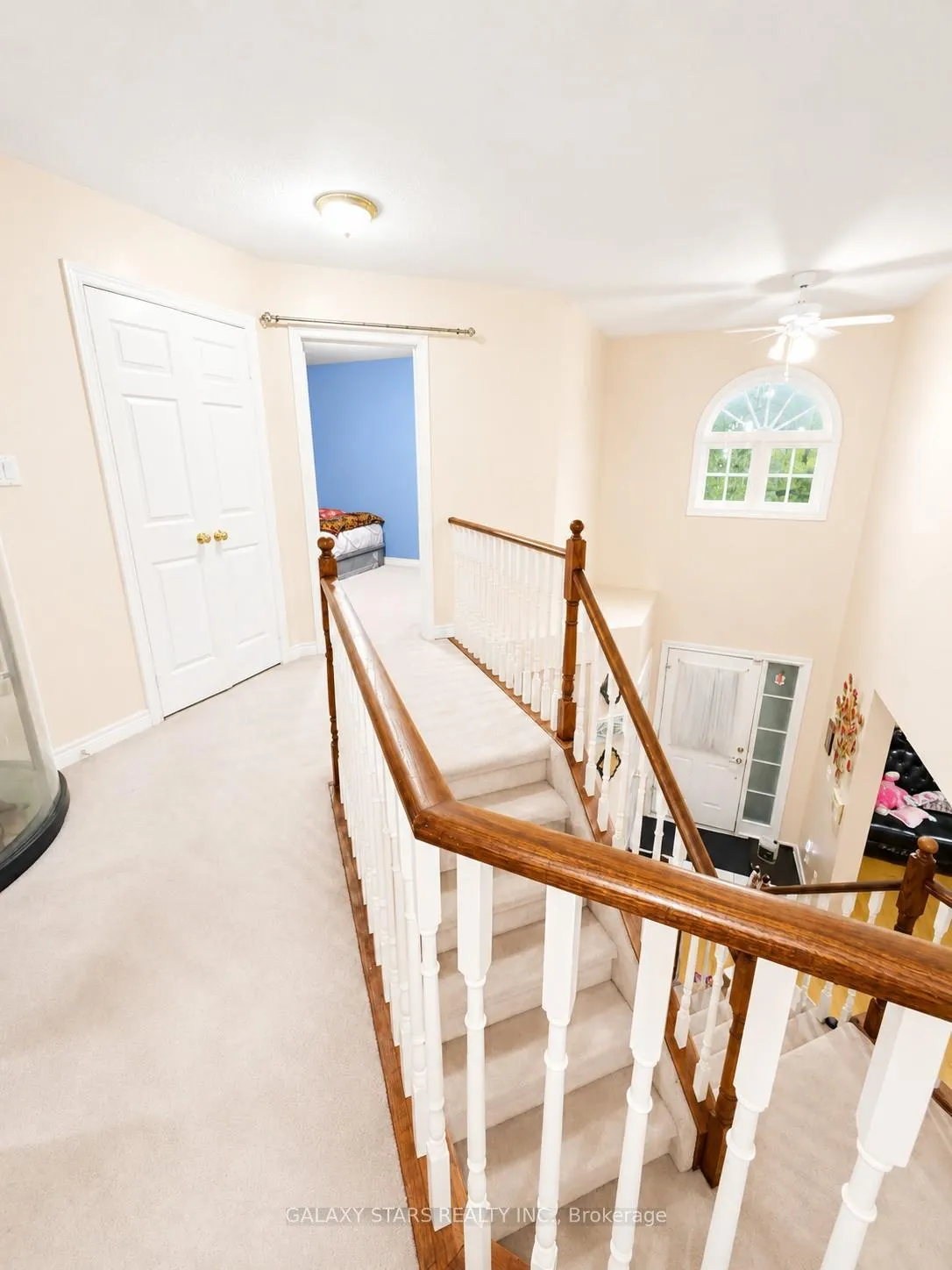 Photo 4 of 72 Niagara Drive, Oshawa, Samac — HOMEH