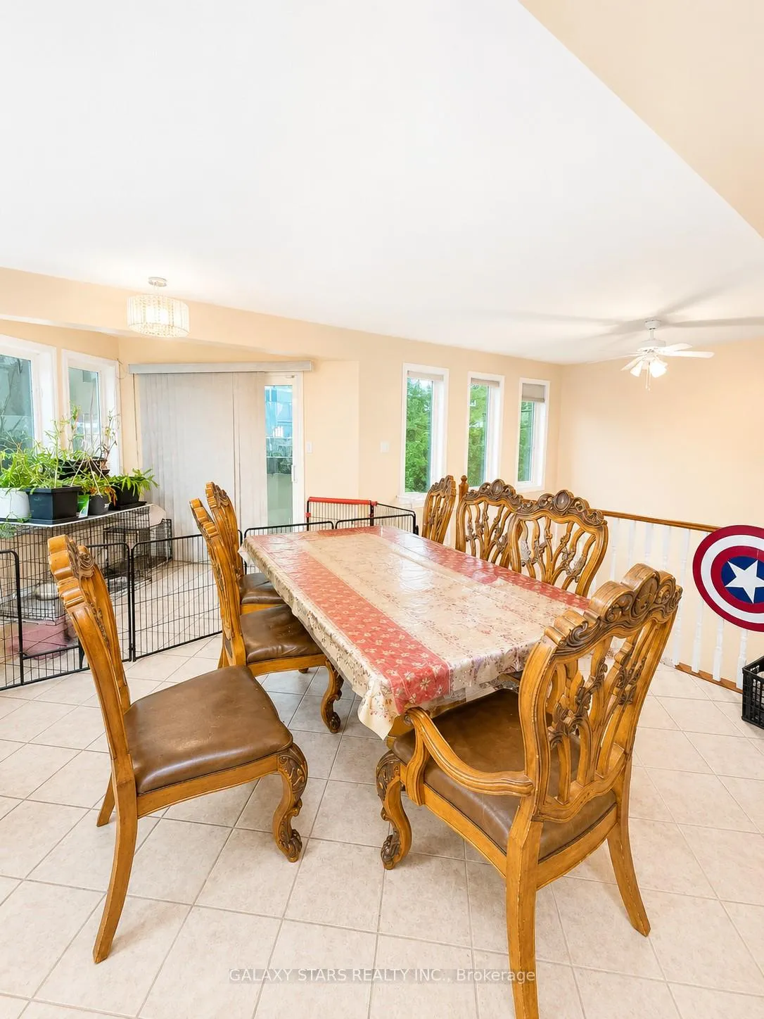 Photo 8 of 72 Niagara Drive, Oshawa, Samac — HOMEH
