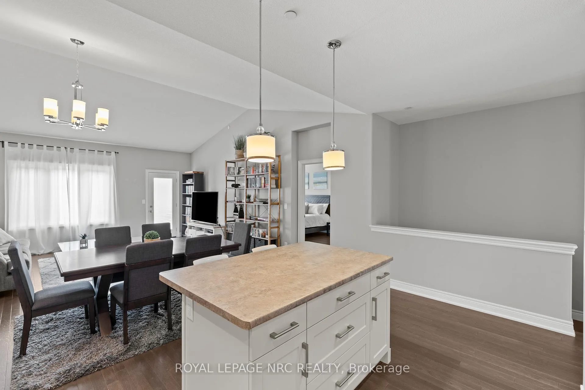 Photo 11 of 30 Blossom Common, St. Catharines, Port Weller — HOMEH