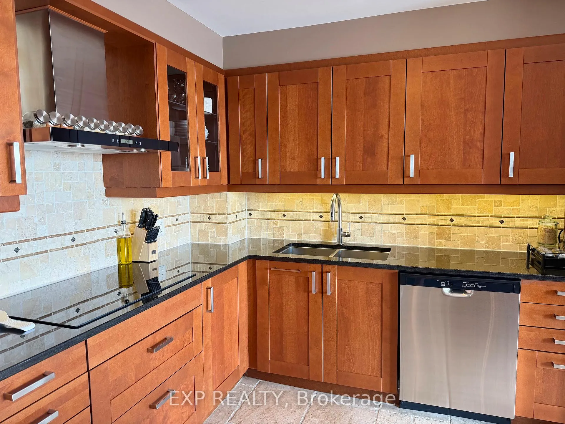 Photo 3 of Unit 1105, 2871 Richmond Road, Ottawa, Britannia Heights — HOMEH