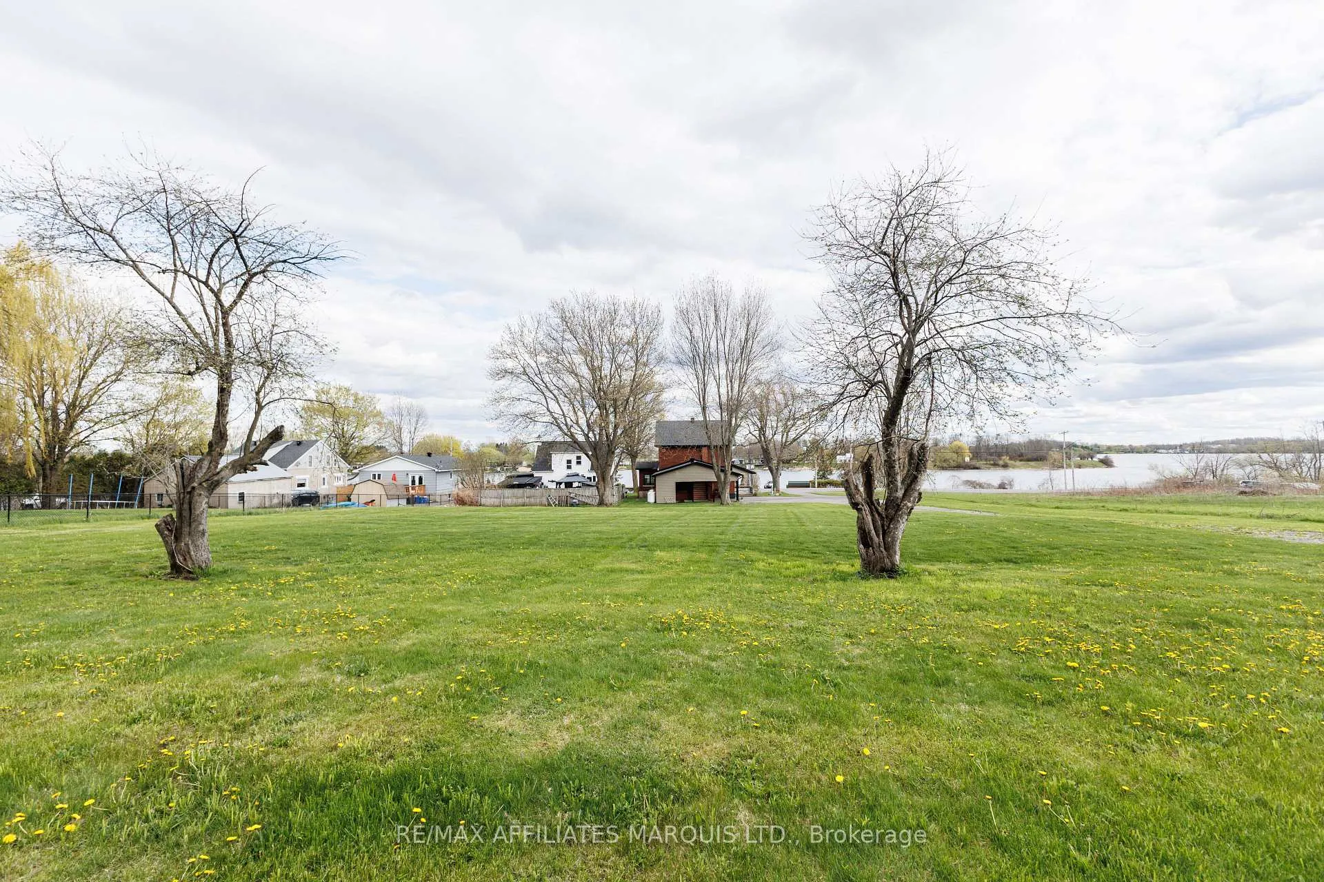 Photo 12 of 3314 Montreal Road, Cornwall — HOMEH