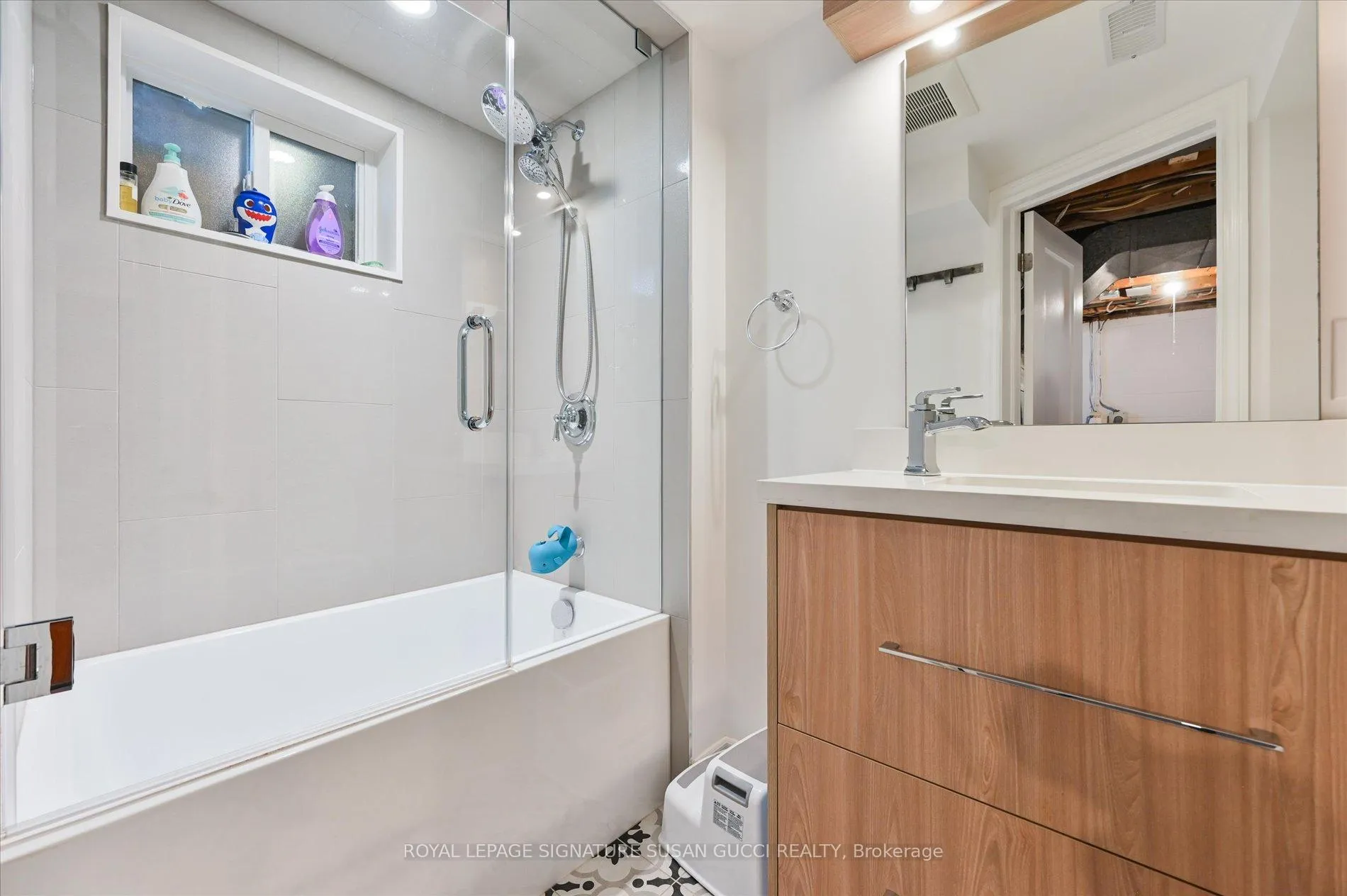 Photo 24 of 86 Barker Avenue, Toronto, Danforth Village-East York — HOMEH