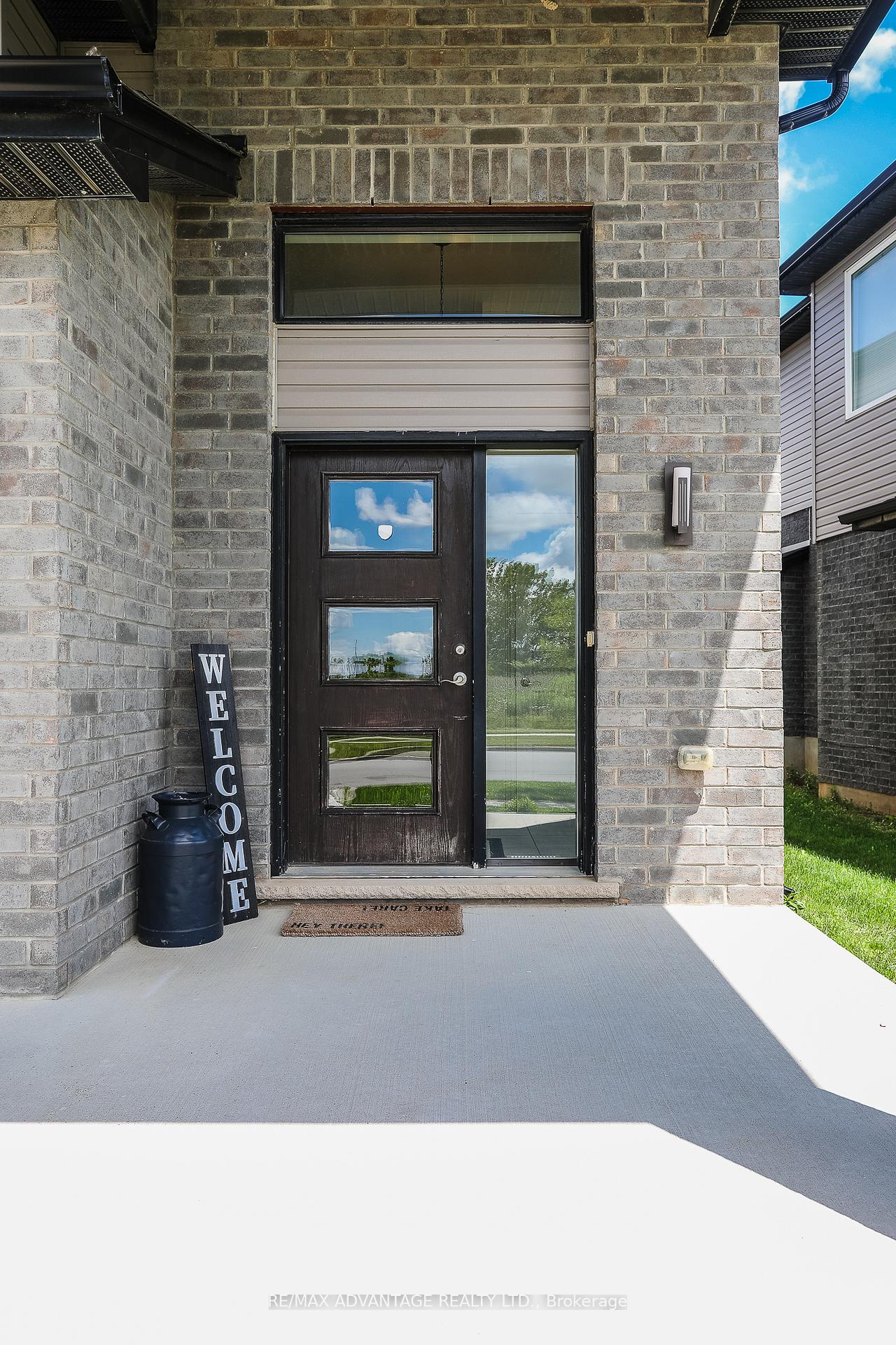 Photo 7 of 2960 Tokala Trail, London, North S — HOMEH