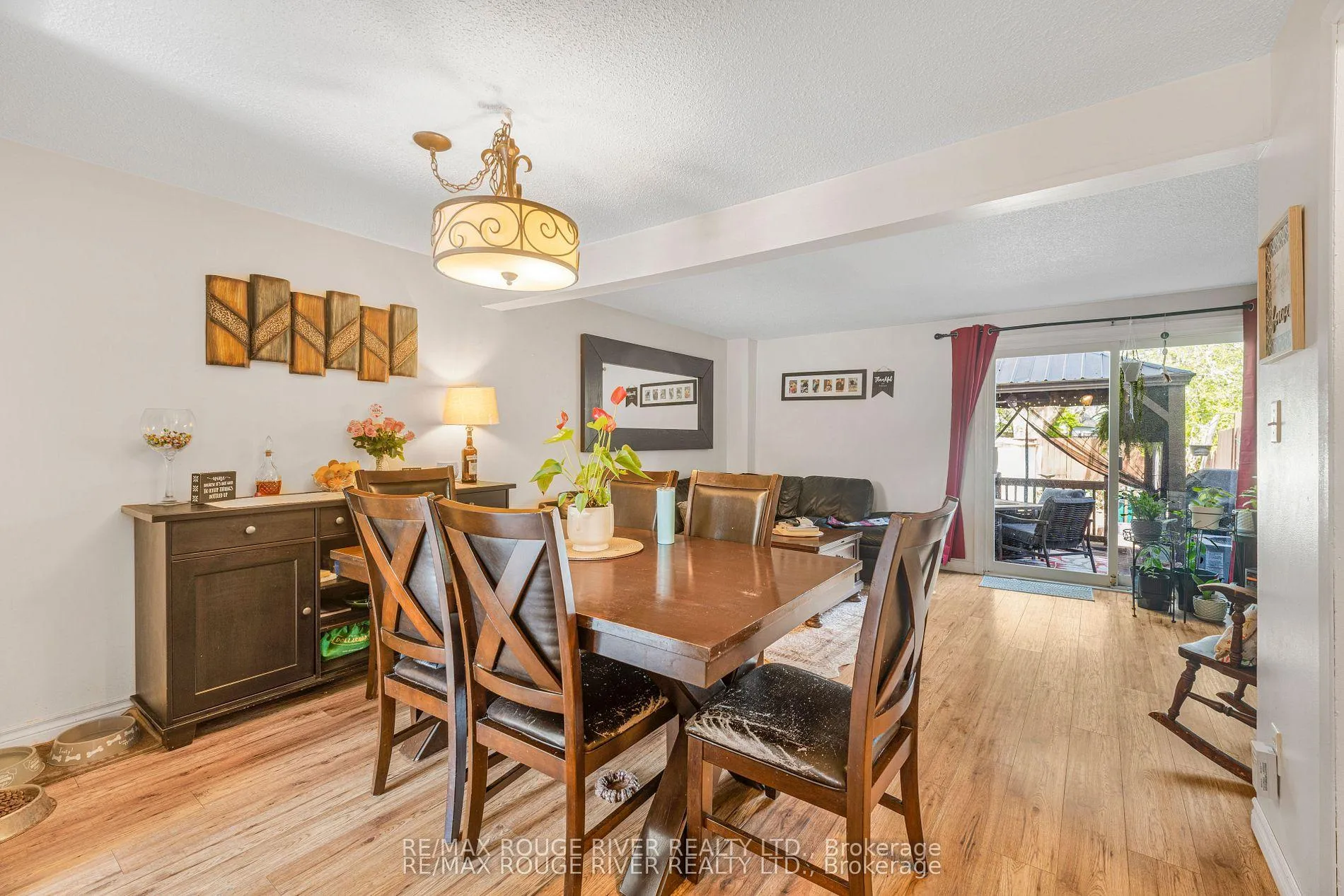 Photo 4 of 3070 Empire Place, Niagara Falls, Church's Lane — HOMEH