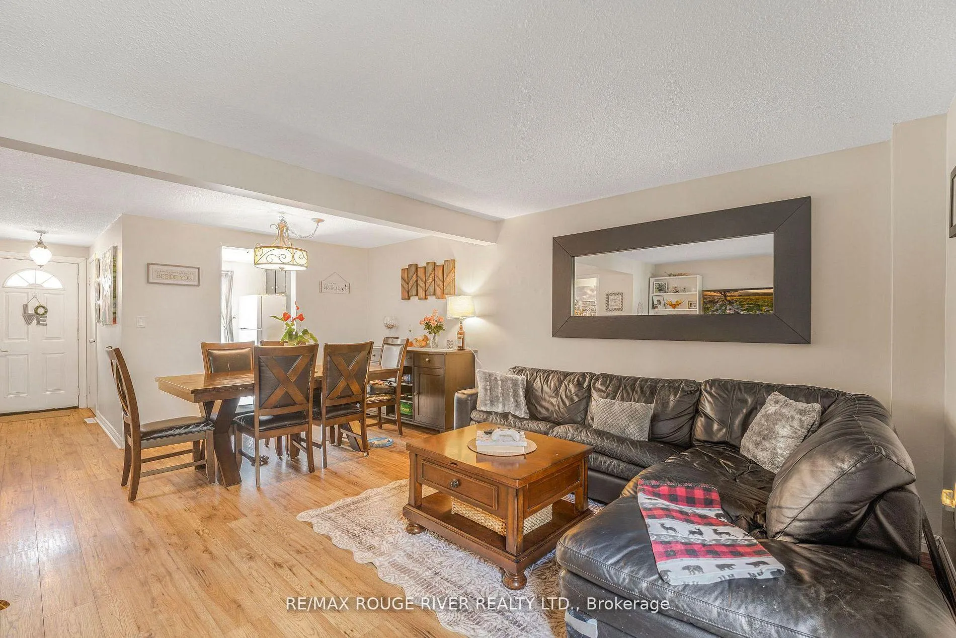 Photo 6 of 3070 Empire Place, Niagara Falls, Church's Lane — HOMEH