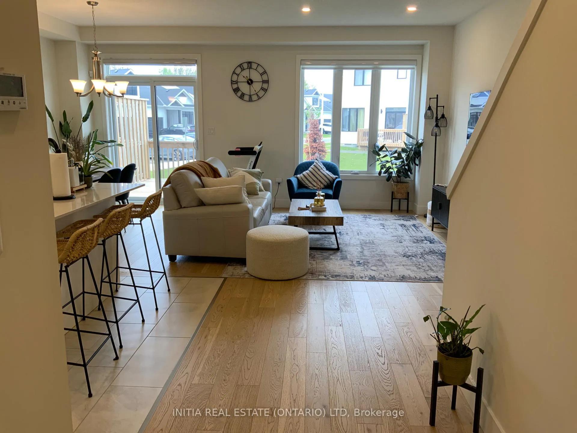 Photo 5 of 1954 Evans Boulevard, London, South U — HOMEH