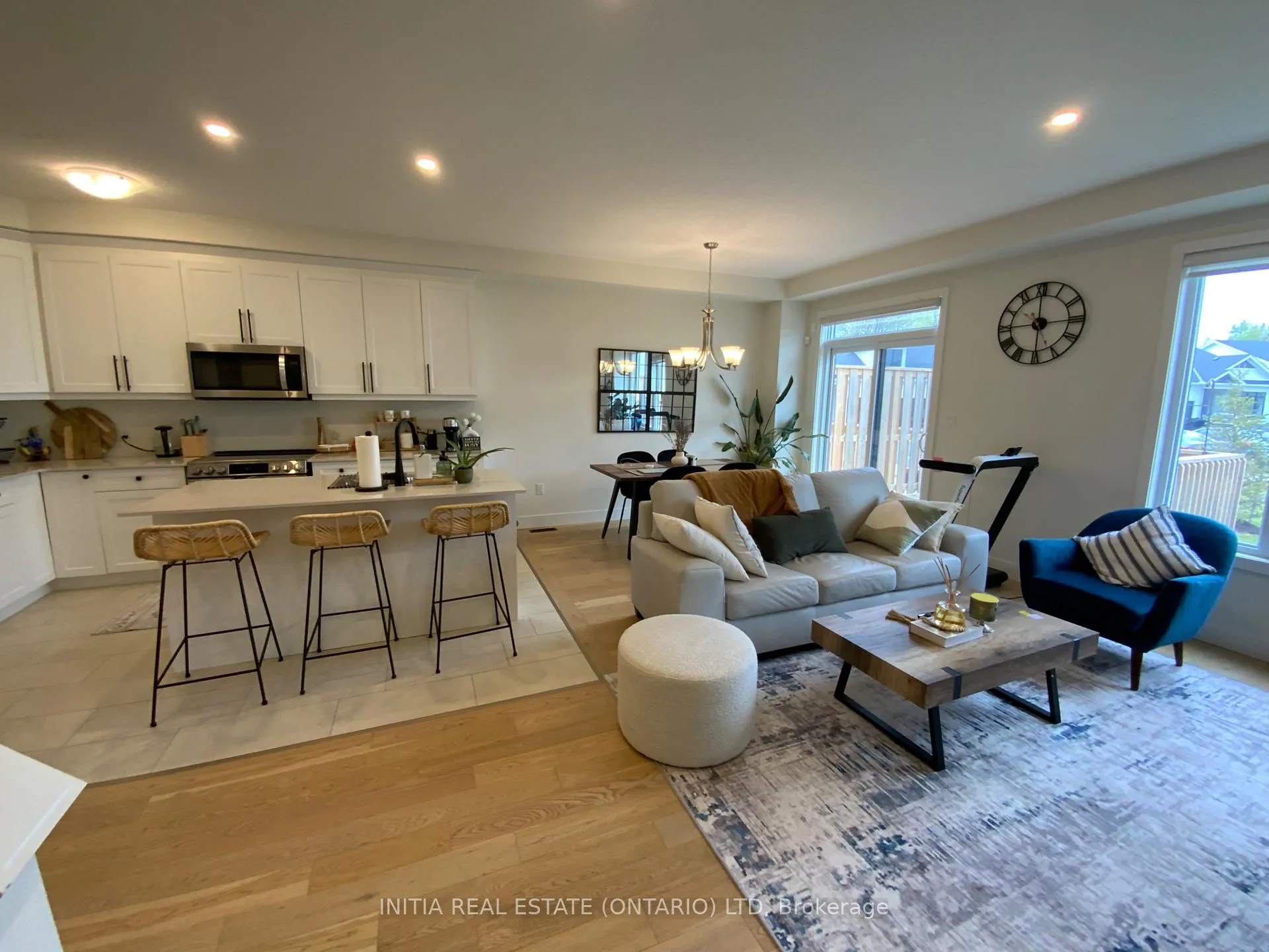 Photo 7 of 1954 Evans Boulevard, London, South U — HOMEH