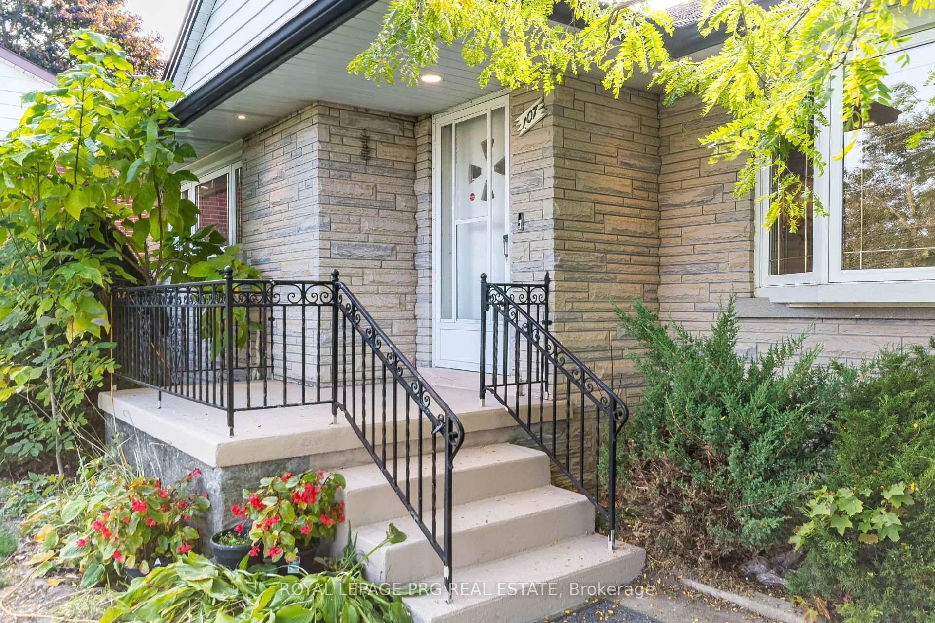 Photo 3 of 107 Weber Street S, Waterloo, Uptown Waterloo — HOMEH